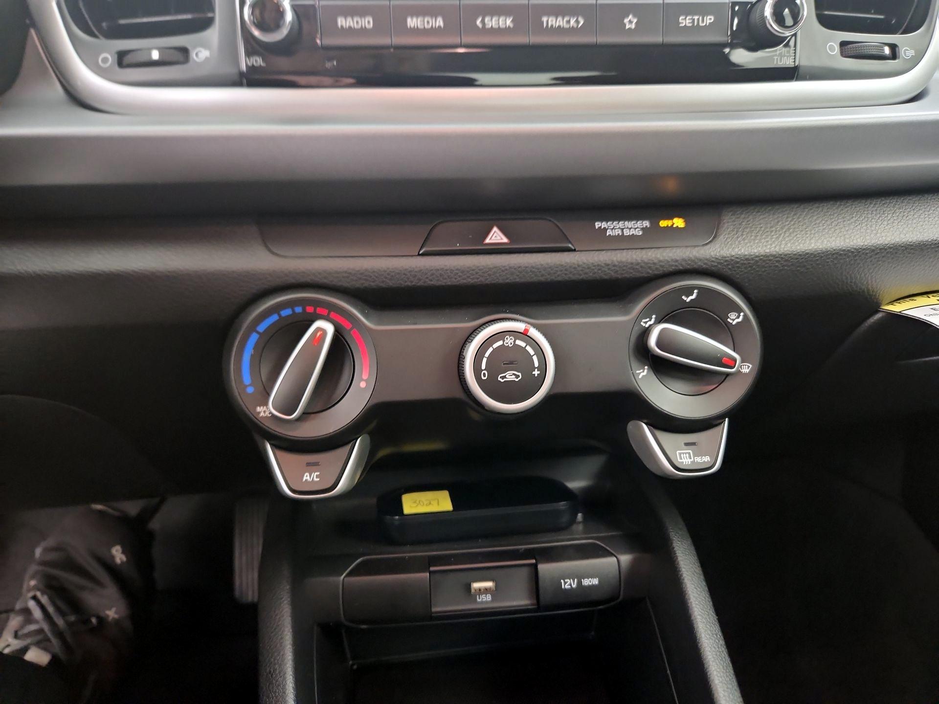 Thumbnail: 2023 Kia Rio - 16