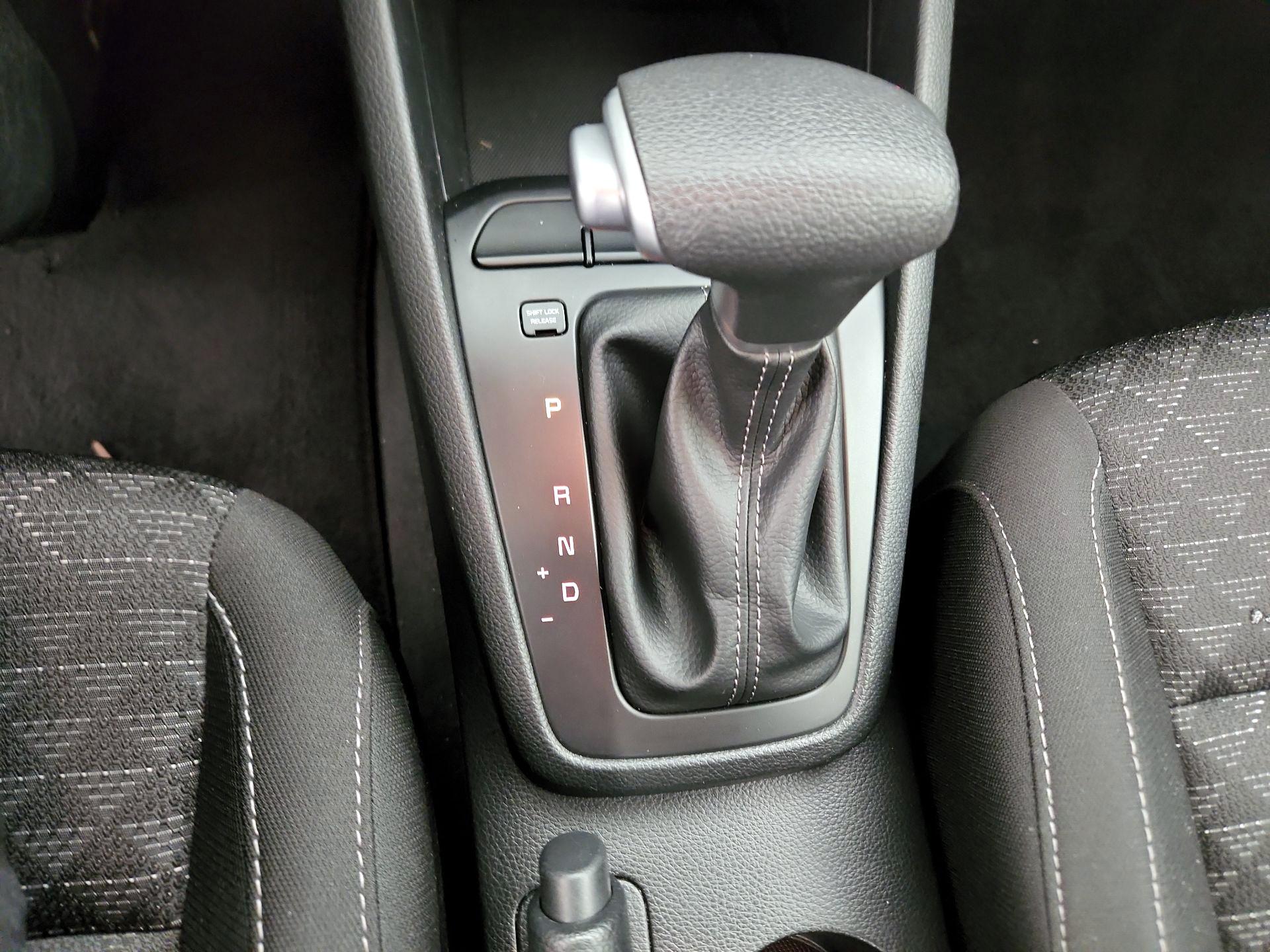 Thumbnail: 2023 Kia Rio - 17