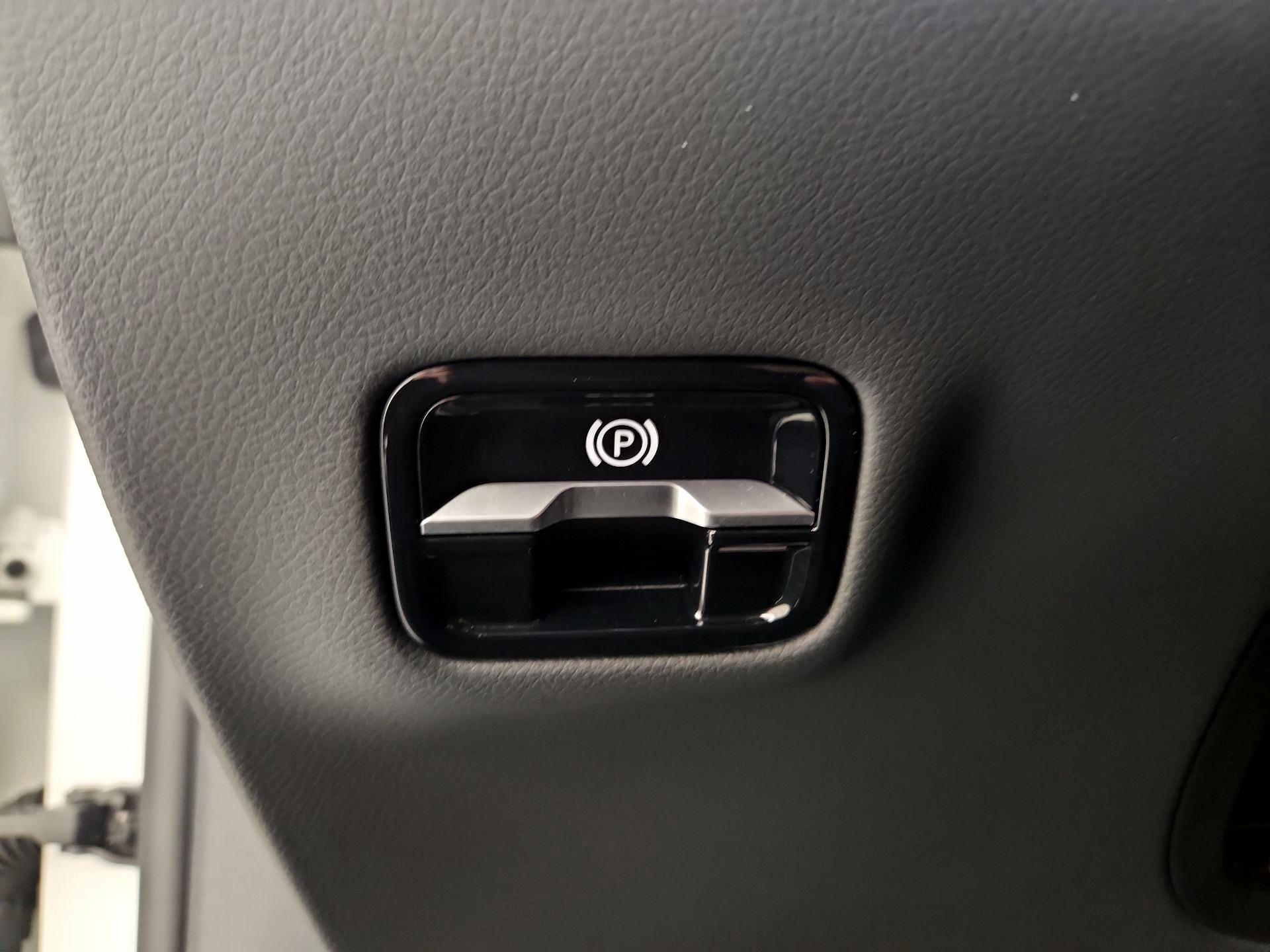 Thumbnail: 2025 Mercedes-Benz E-Class - 13