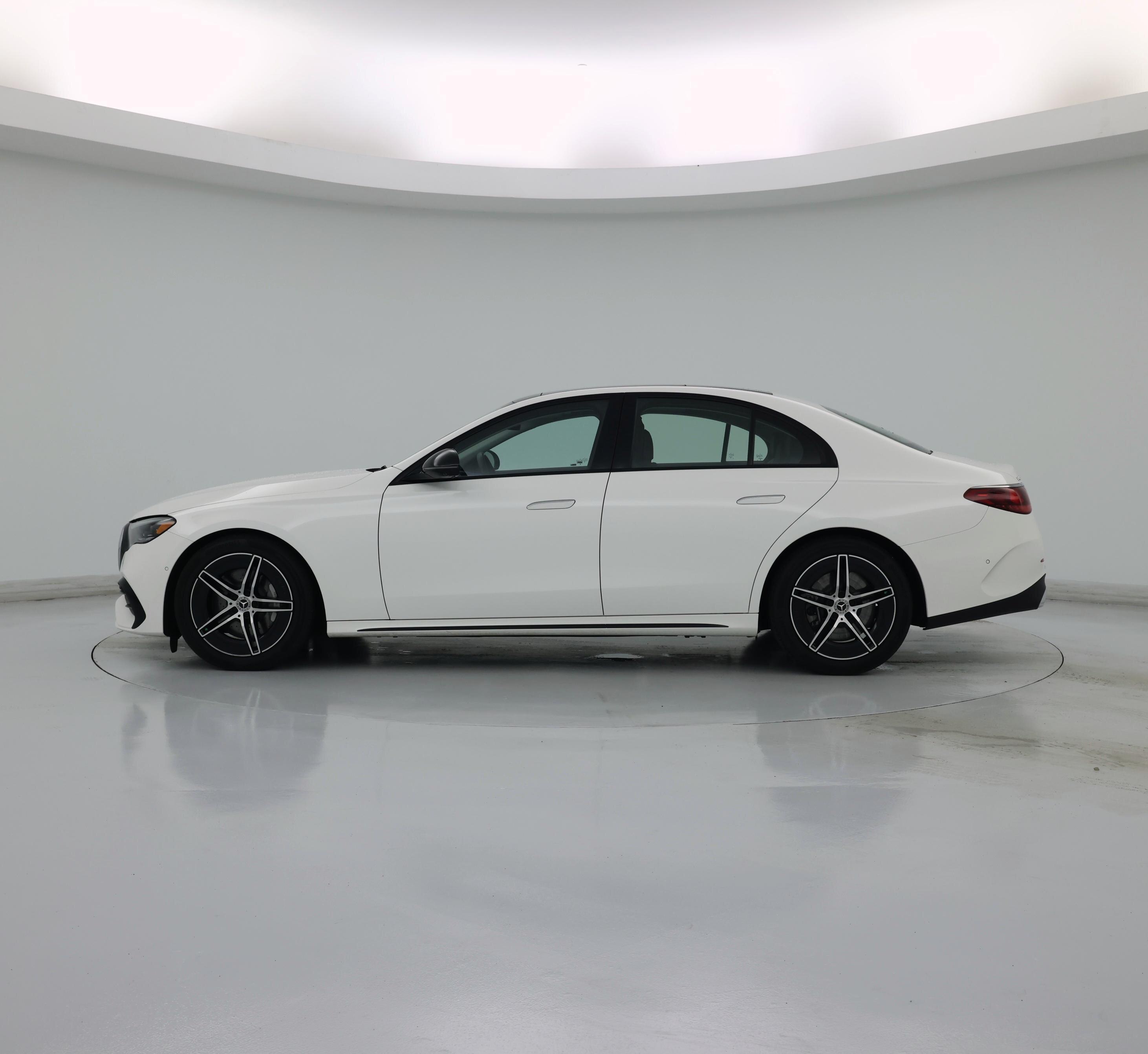 Thumbnail: 2025 Mercedes-Benz E-Class - 3