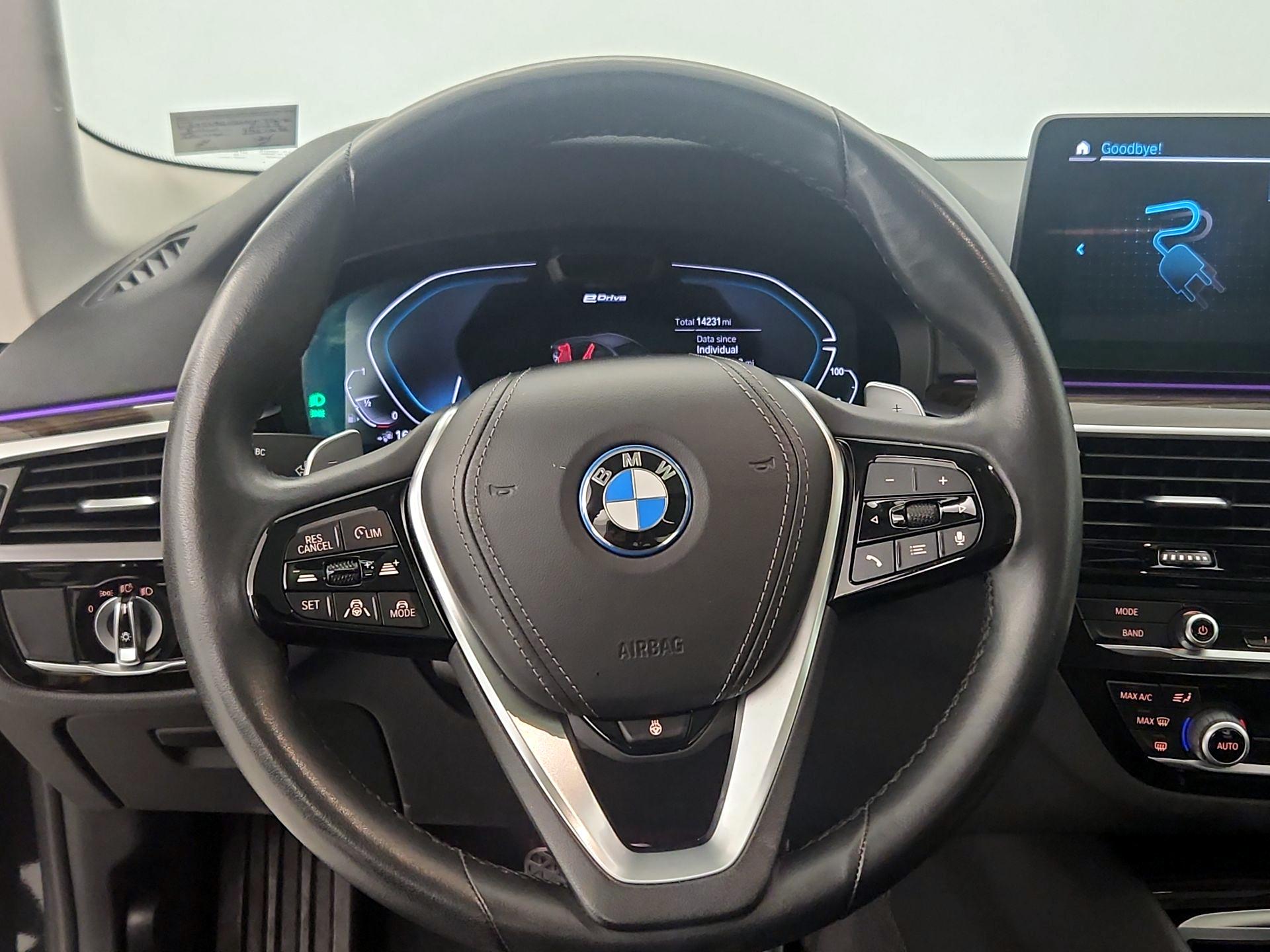 Thumbnail: 2022 BMW 5 Series - 10