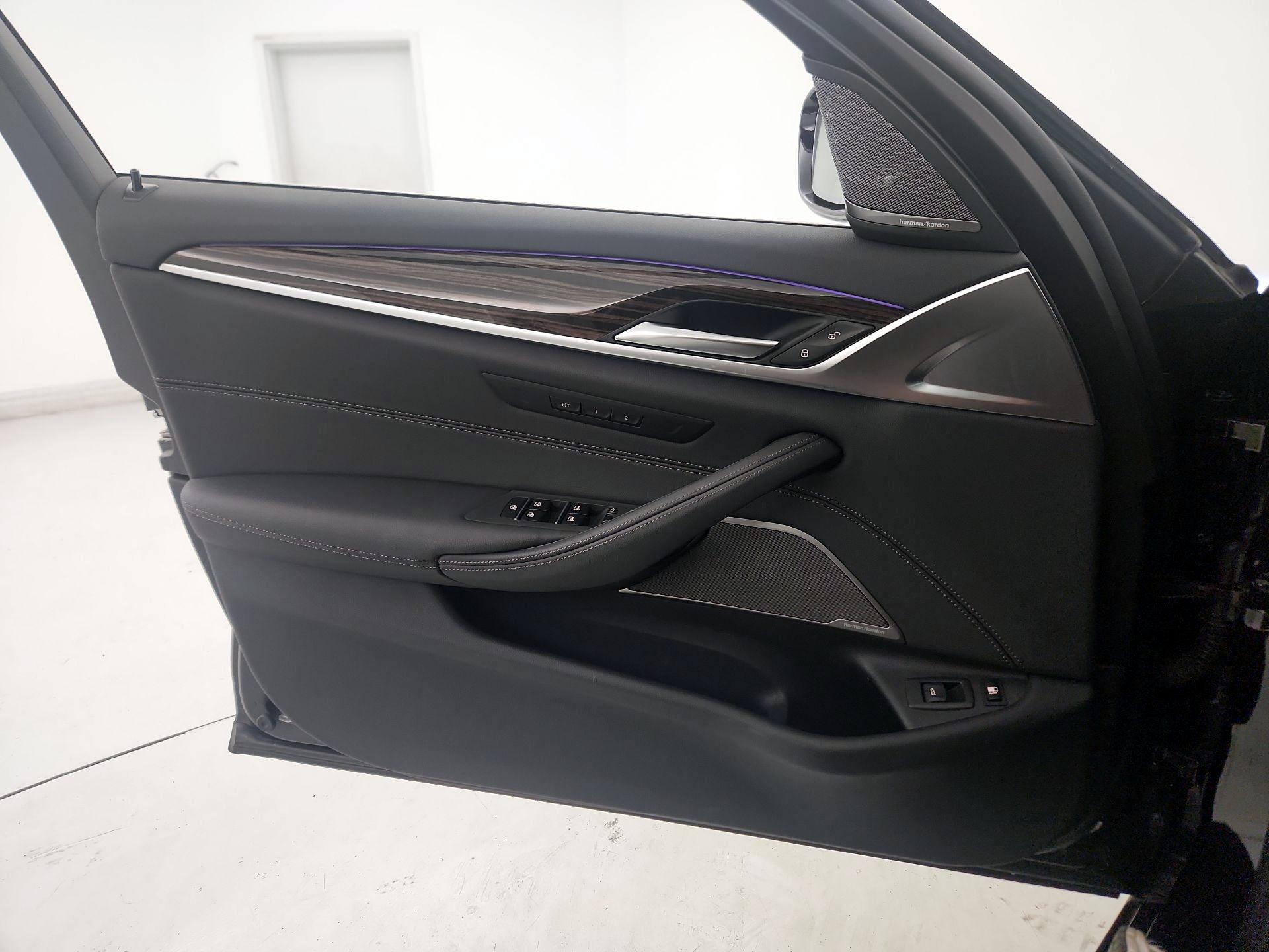 Thumbnail: 2022 BMW 5 Series - 12