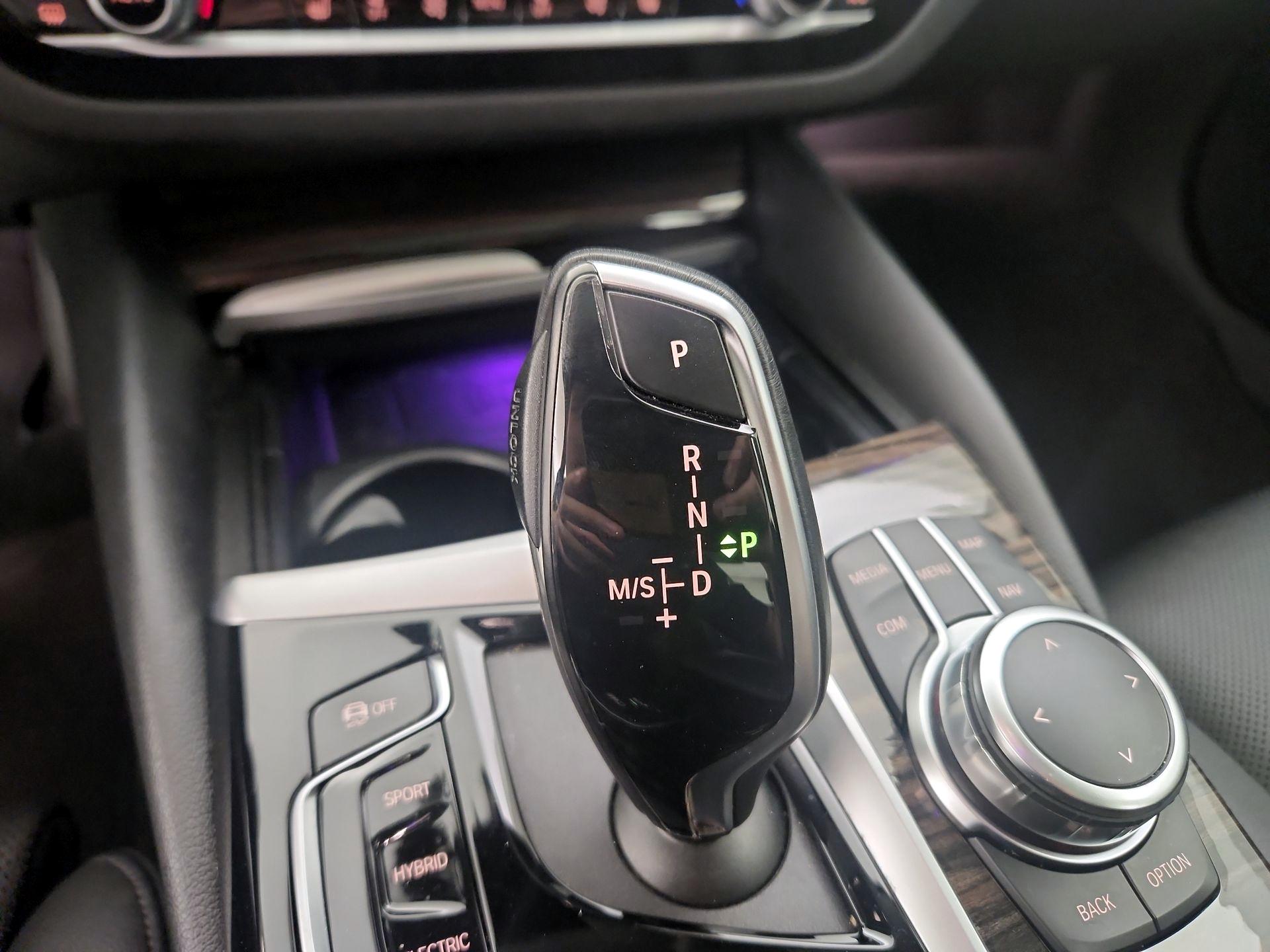 Thumbnail: 2022 BMW 5 Series - 17