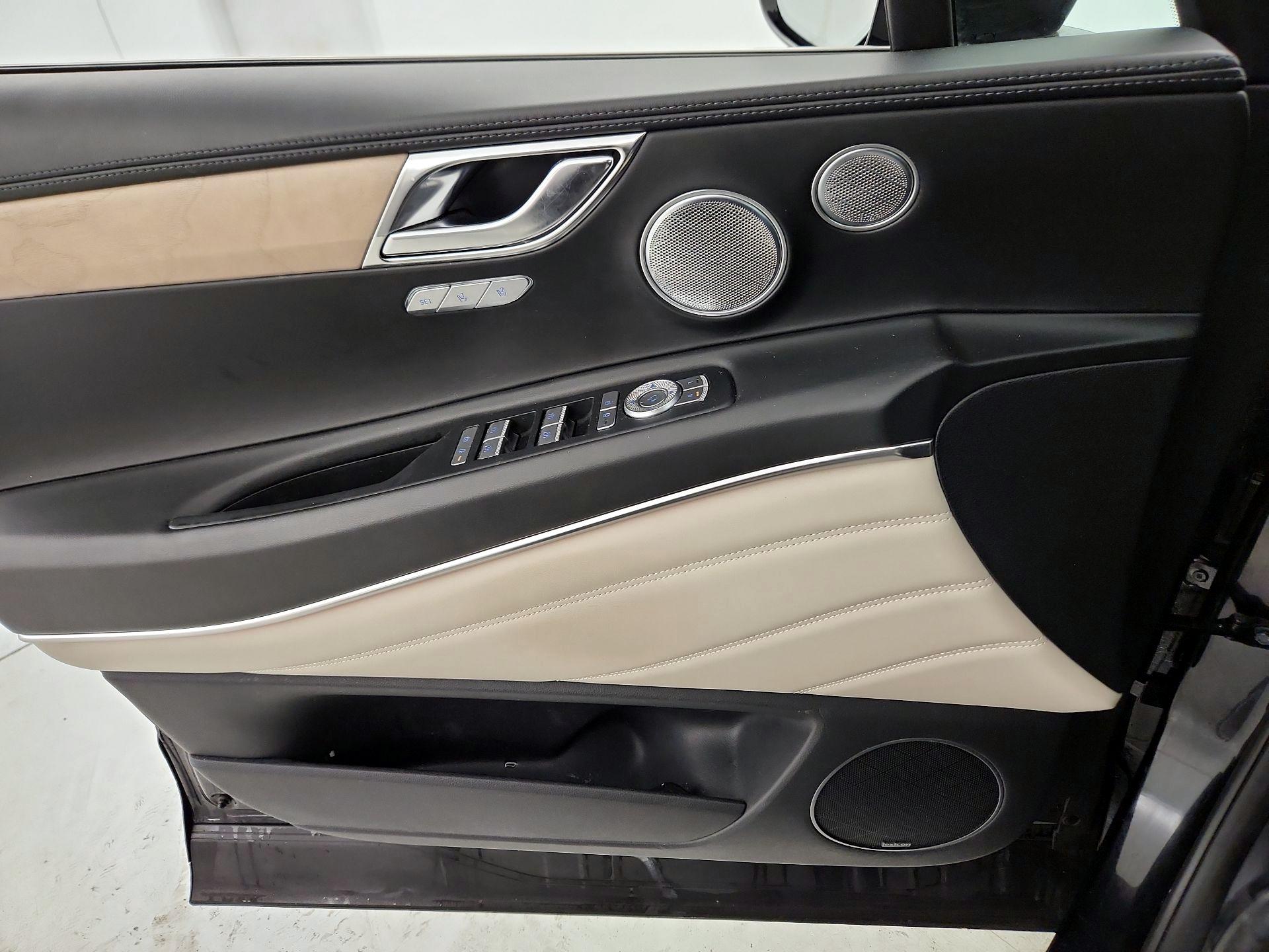 Thumbnail: 2021 Genesis GV80 - 12