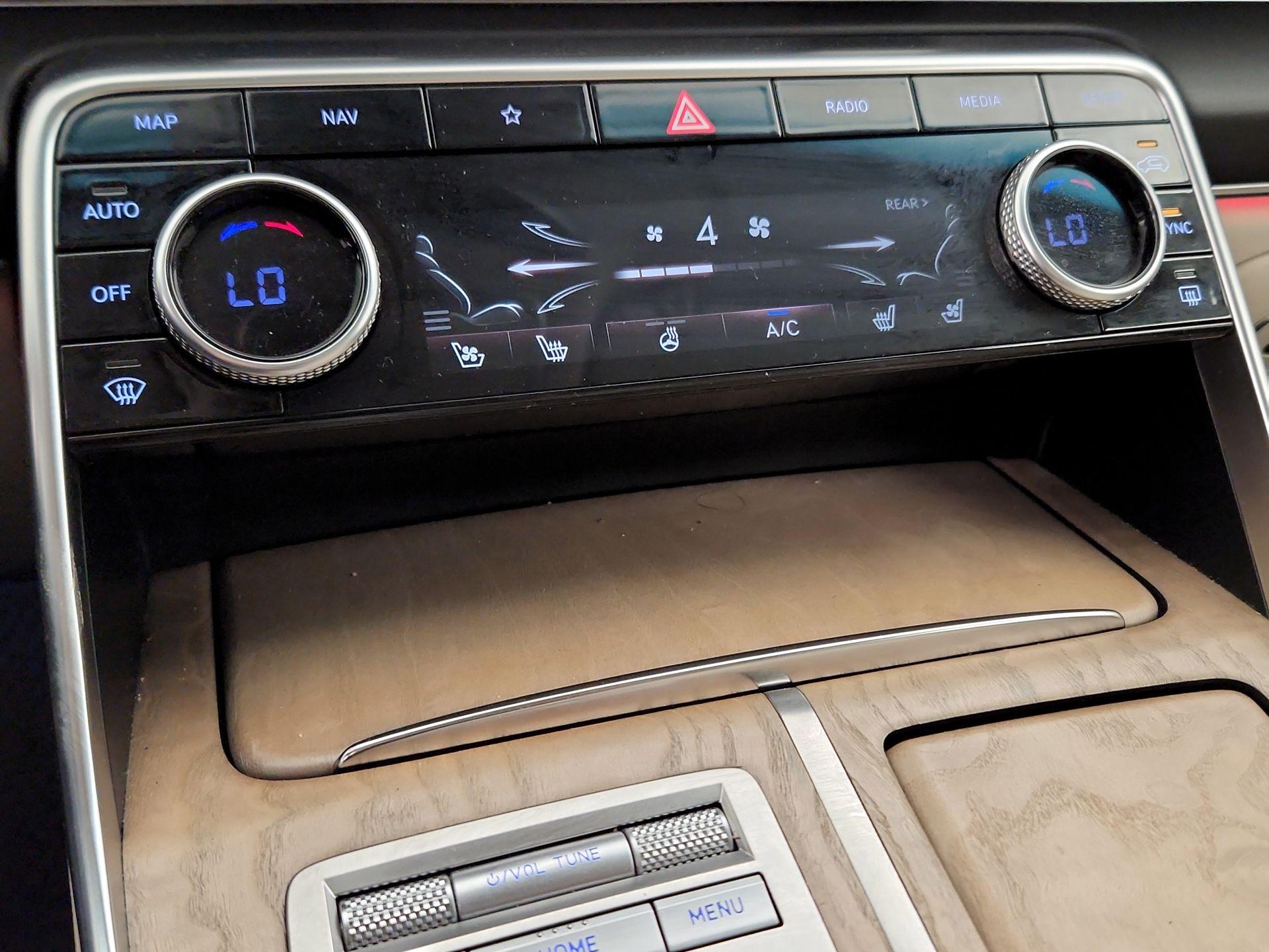 Thumbnail: 2021 Genesis GV80 - 17