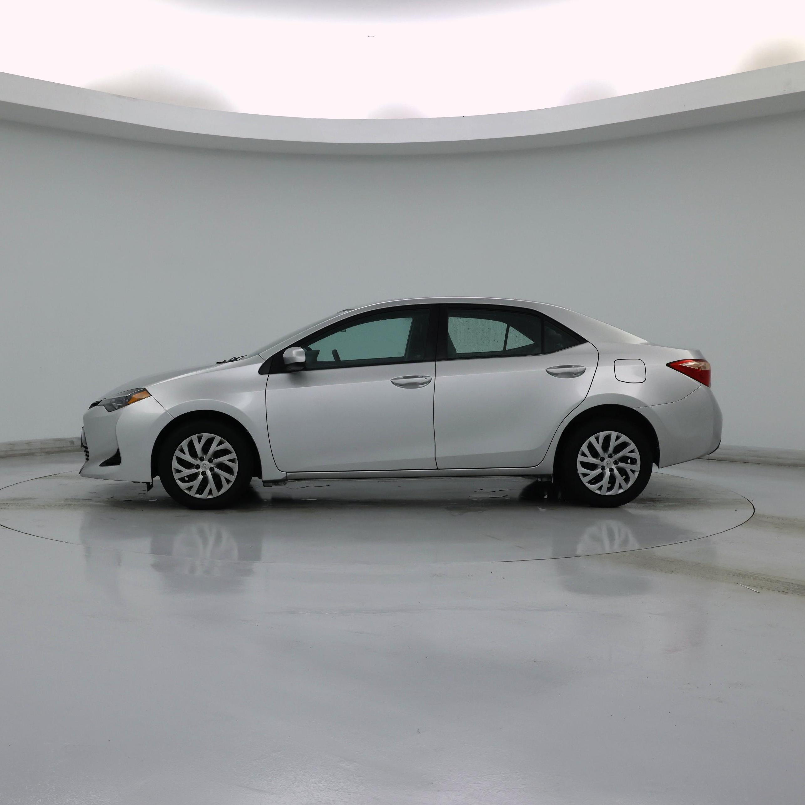 Thumbnail: 2017 Toyota Corolla - 3