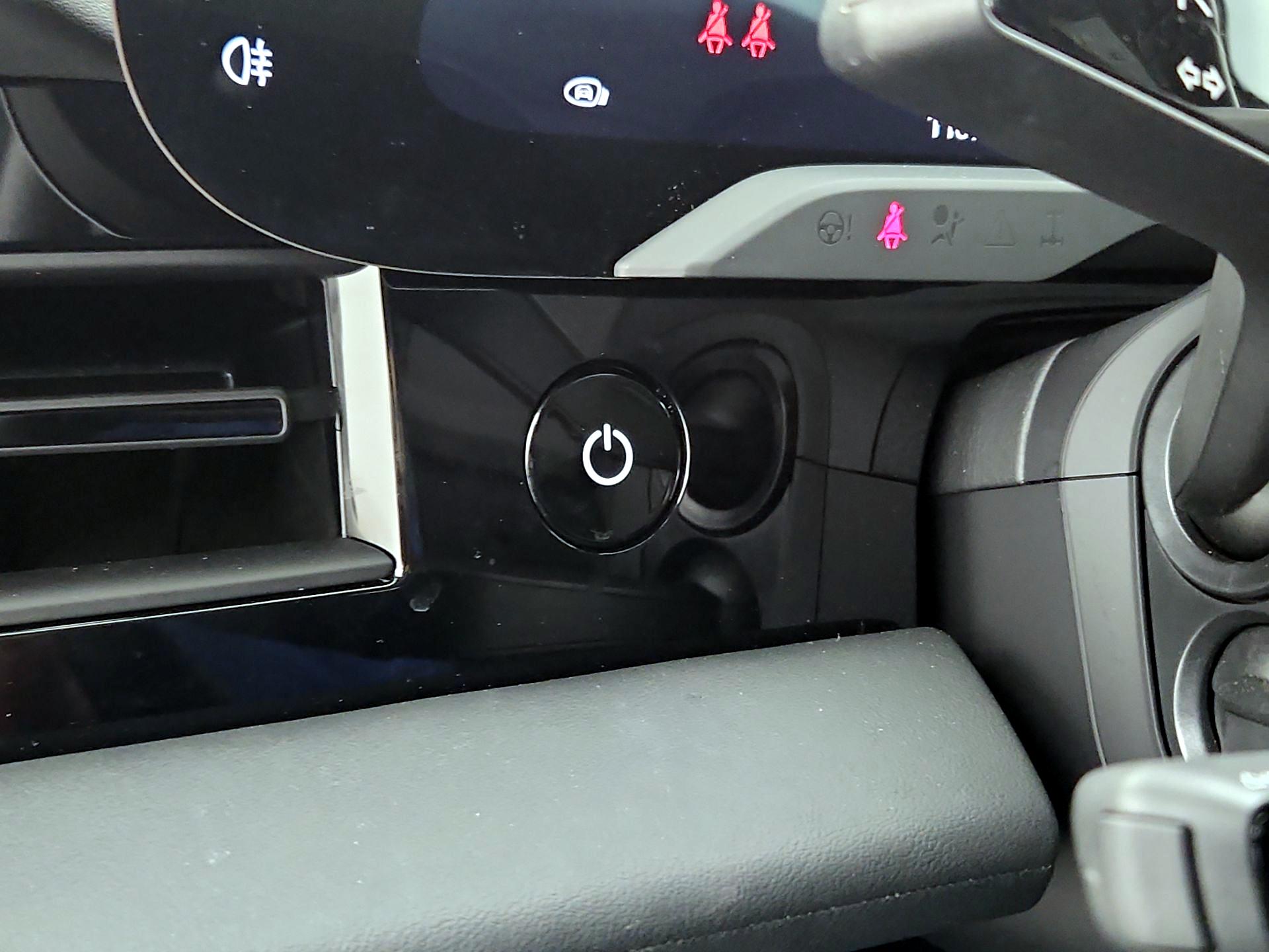 Thumbnail: 2021 Porsche Taycan - 13