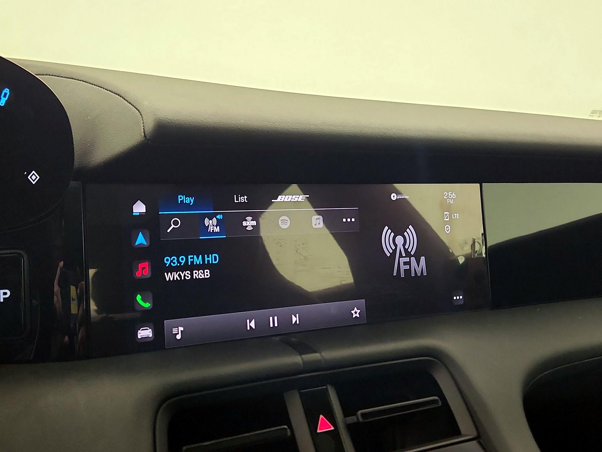 Thumbnail: 2021 Porsche Taycan - 16