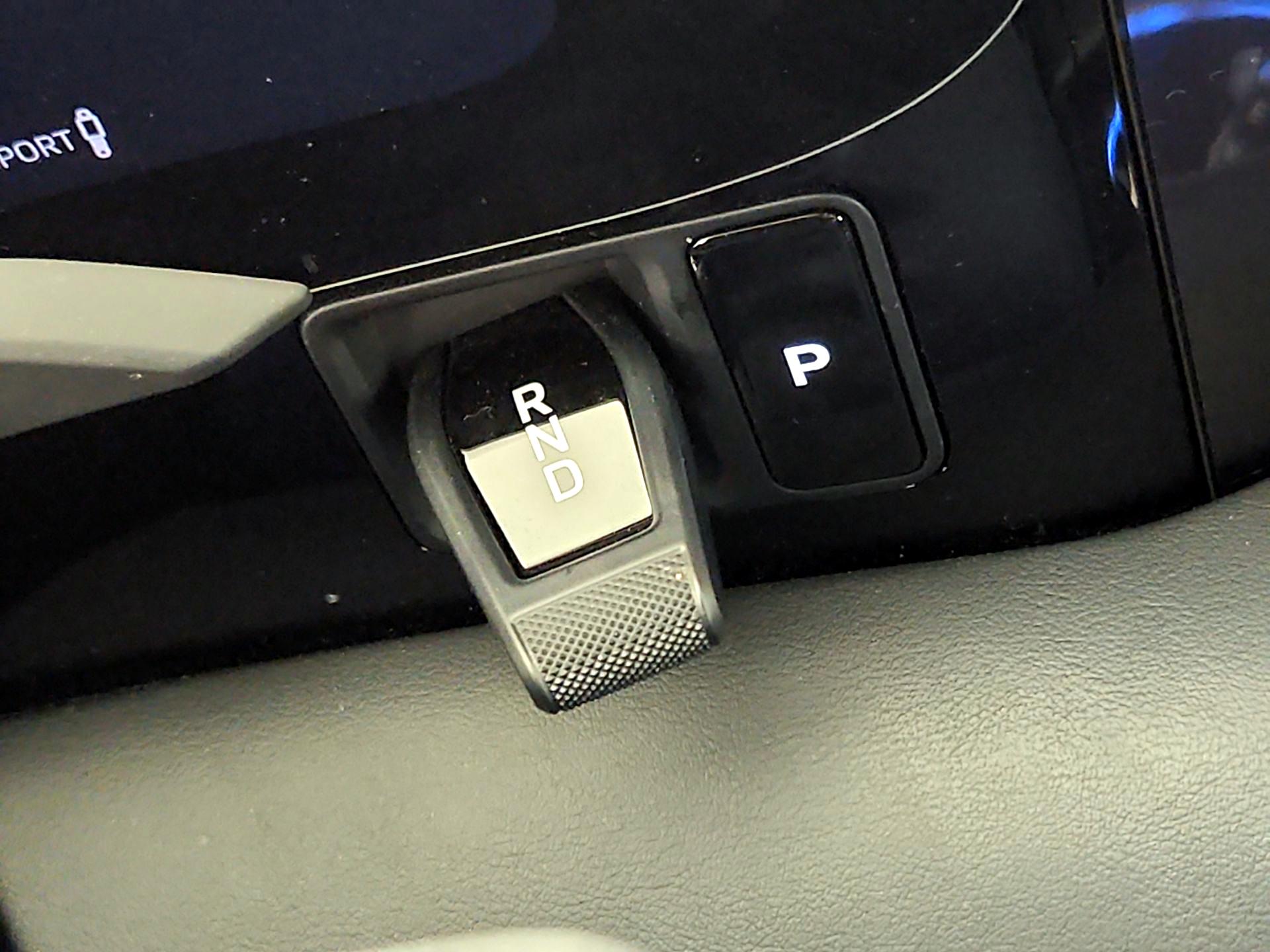 Thumbnail: 2021 Porsche Taycan - 18