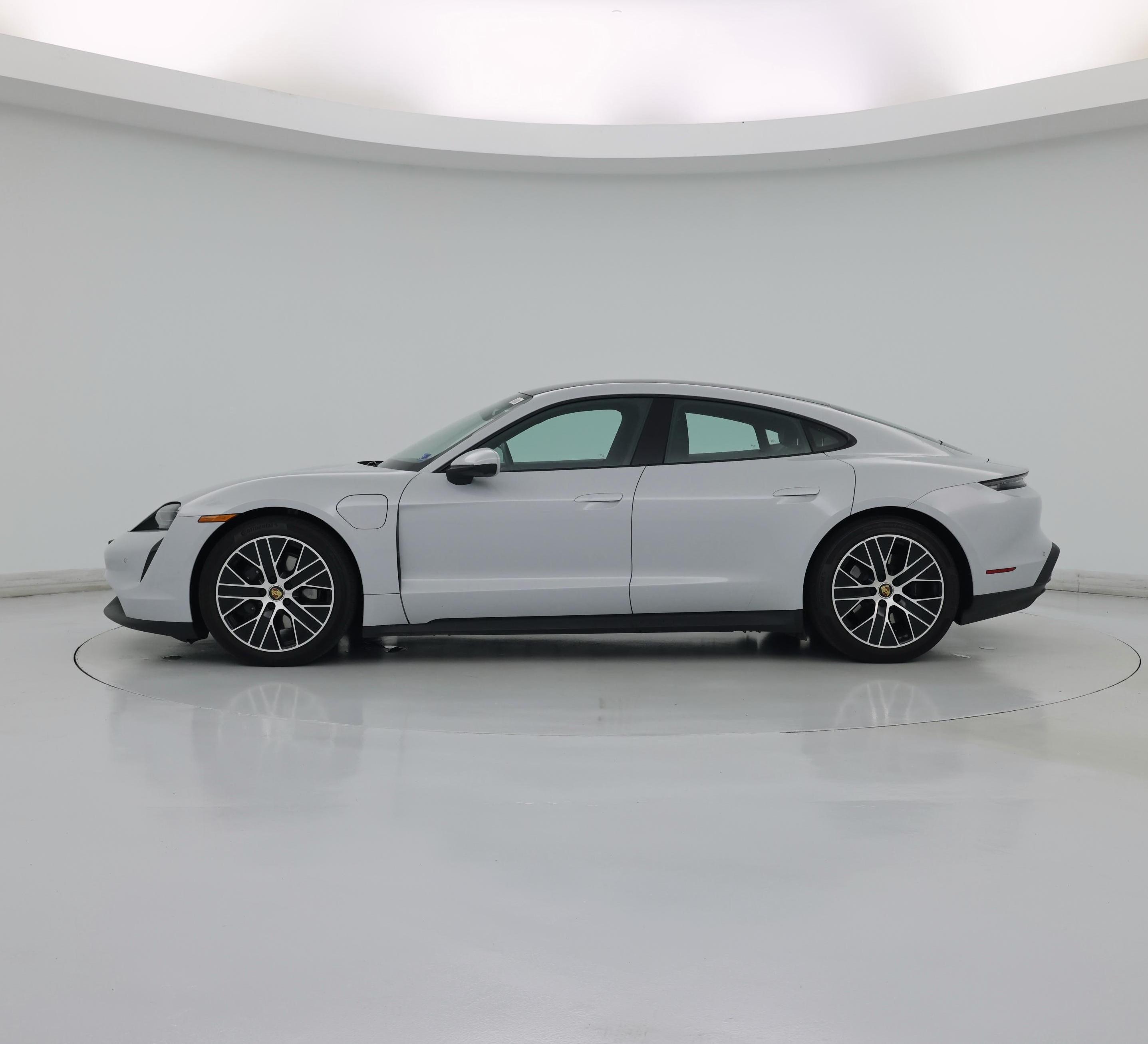 Thumbnail: 2021 Porsche Taycan - 3