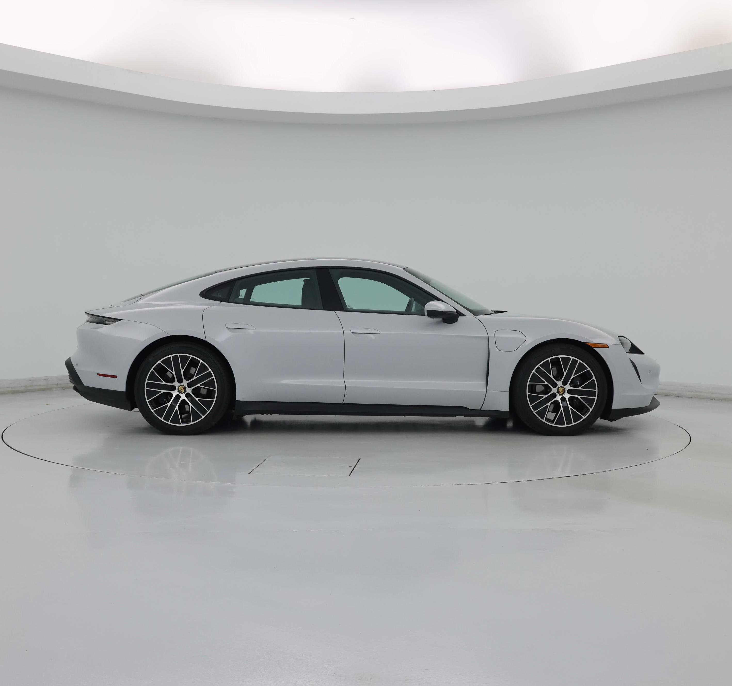 Thumbnail: 2021 Porsche Taycan - 7