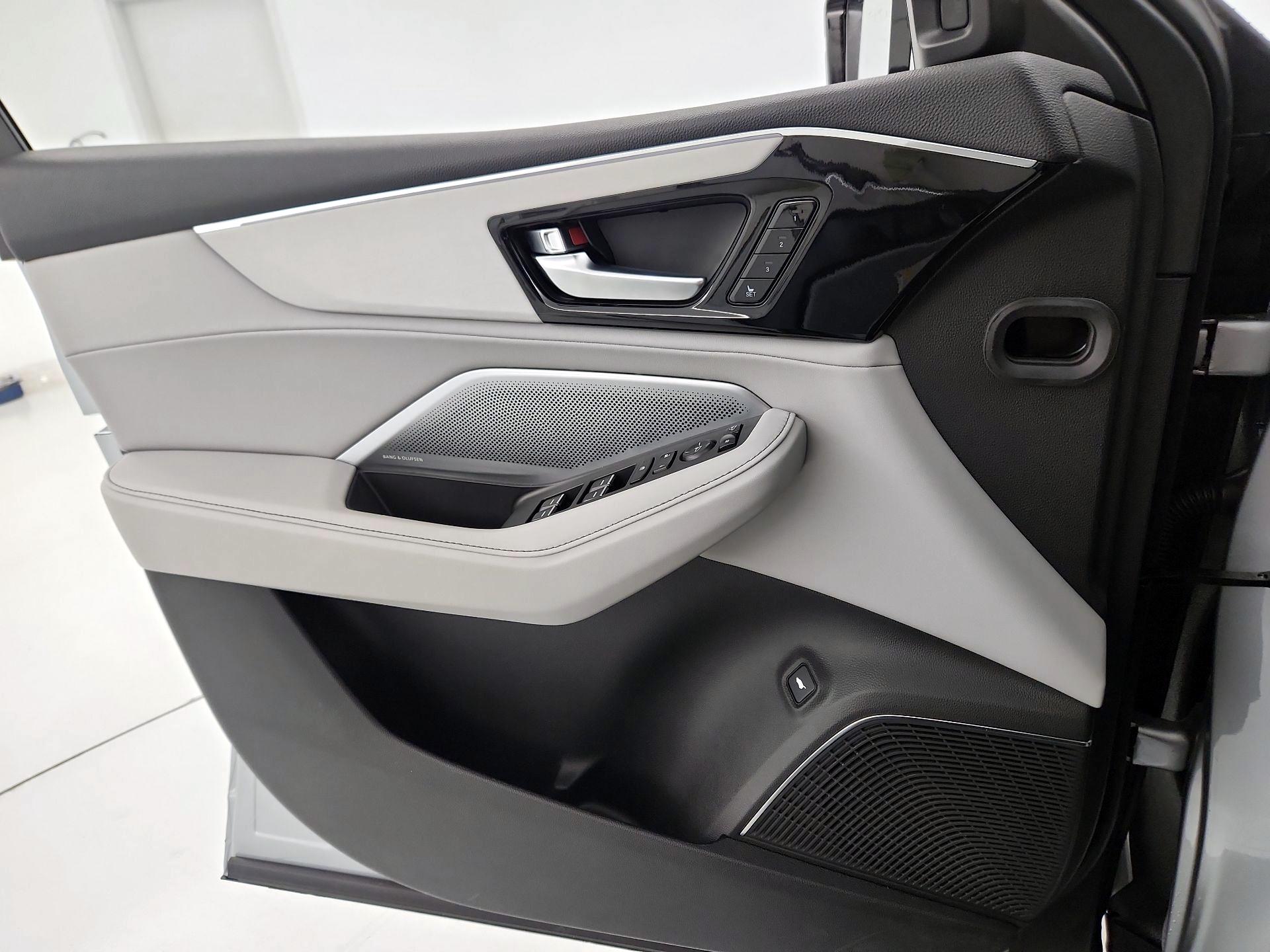 Thumbnail: 2026 Acura MDX - 12