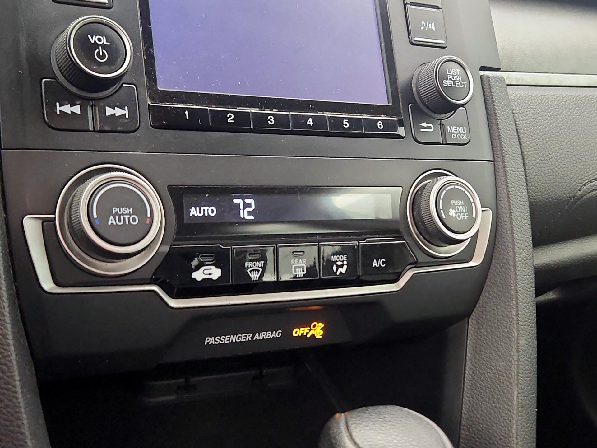 Thumbnail: 2016 Honda Civic - 16