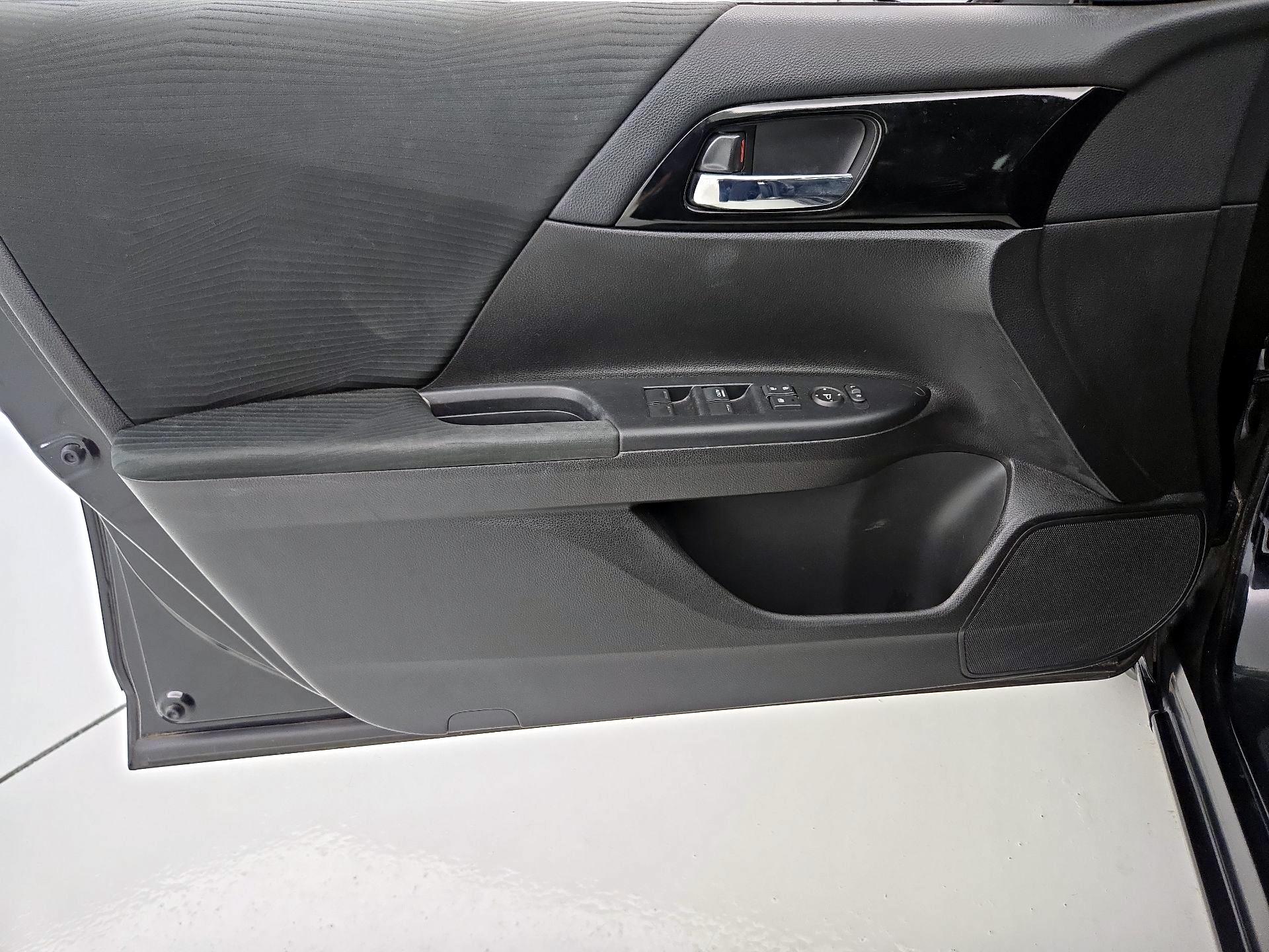 Thumbnail: 2016 Honda Accord - 12