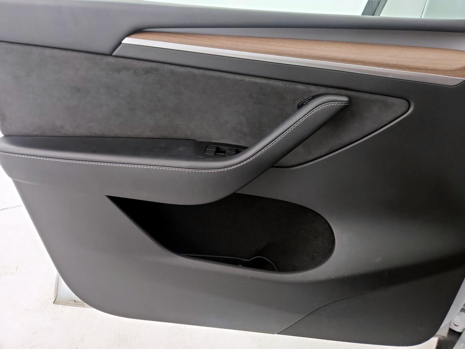 Thumbnail: 2023 Tesla Model Y - 12