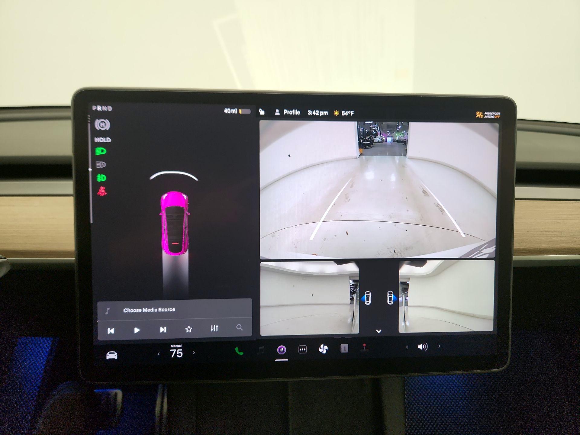 Thumbnail: 2023 Tesla Model Y - 13