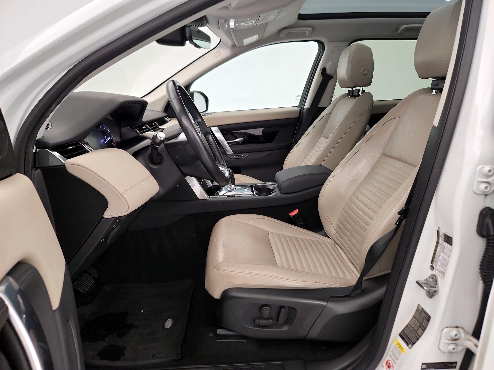 Thumbnail: 2020 Land Rover Discovery Sport - 11