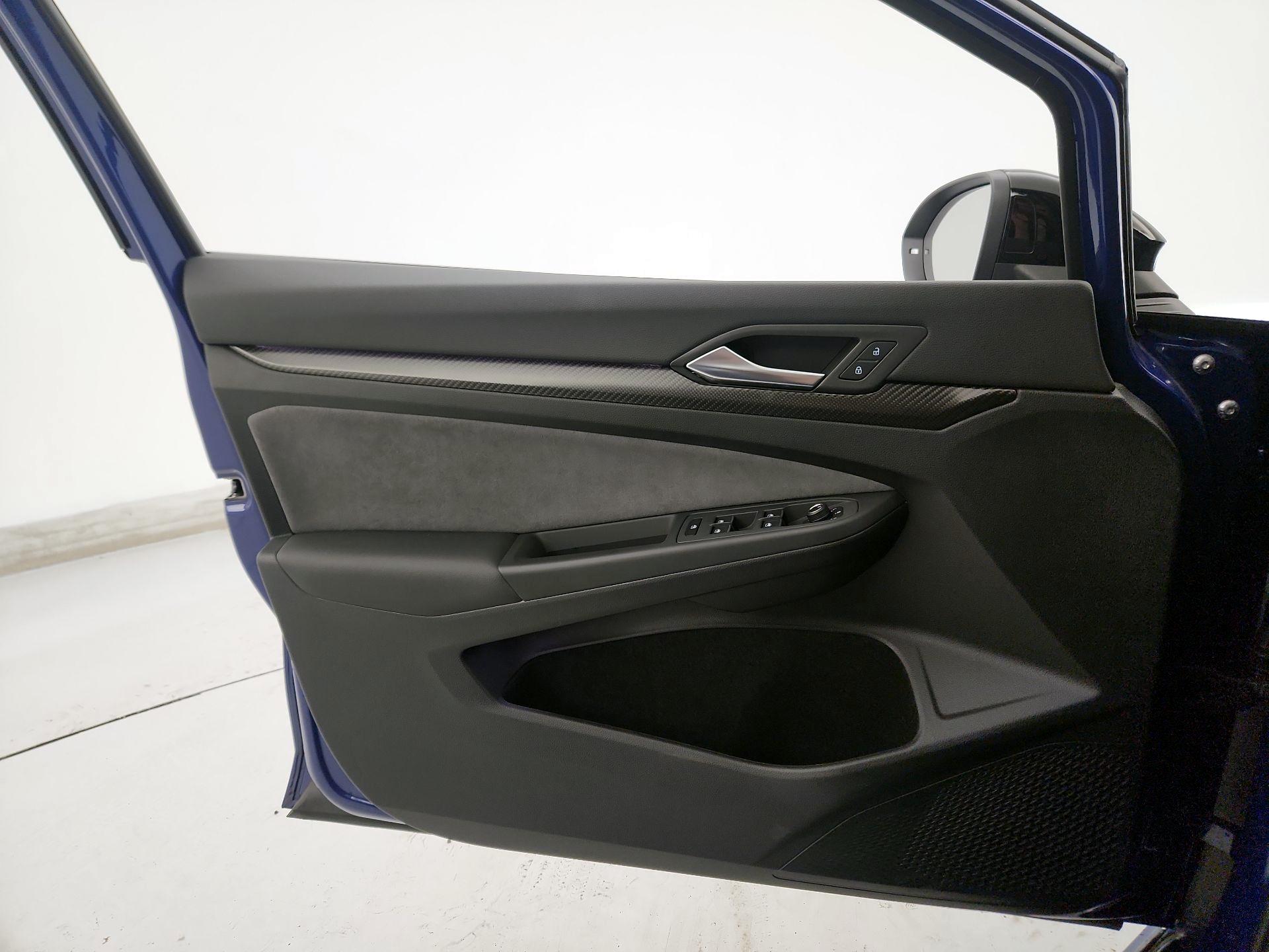 Thumbnail: 2025 Volkswagen Golf - 12