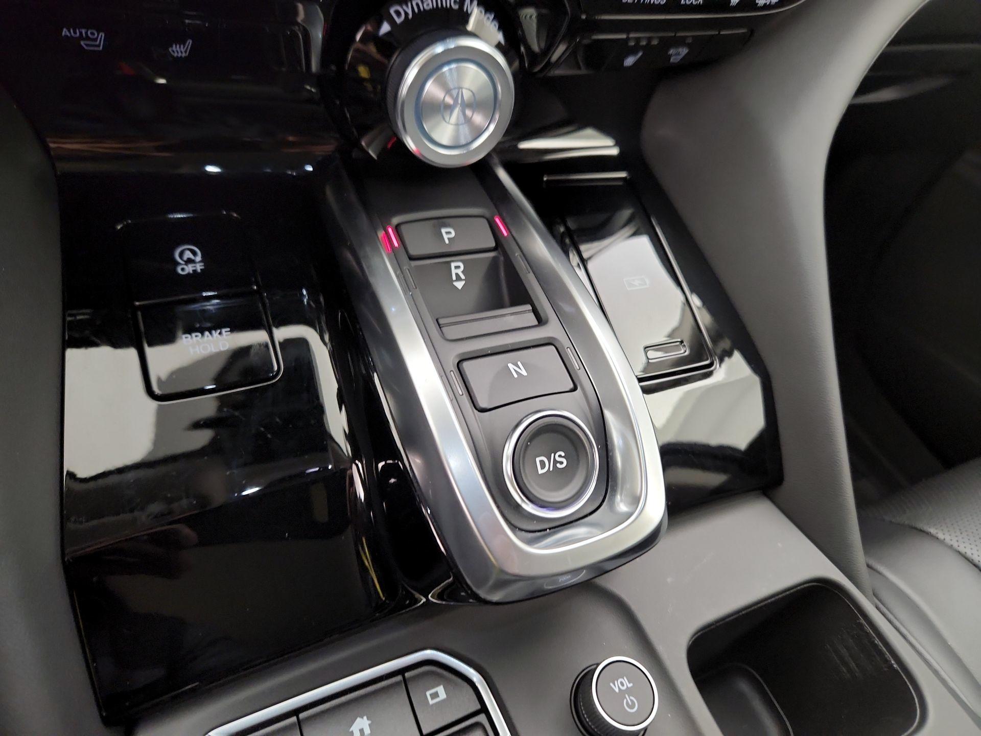 Thumbnail: 2022 Acura MDX - 18