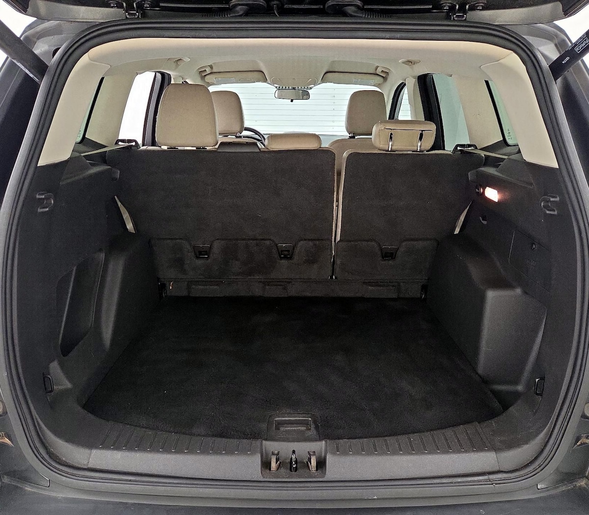 Trunk/Cargo (Seats Up)