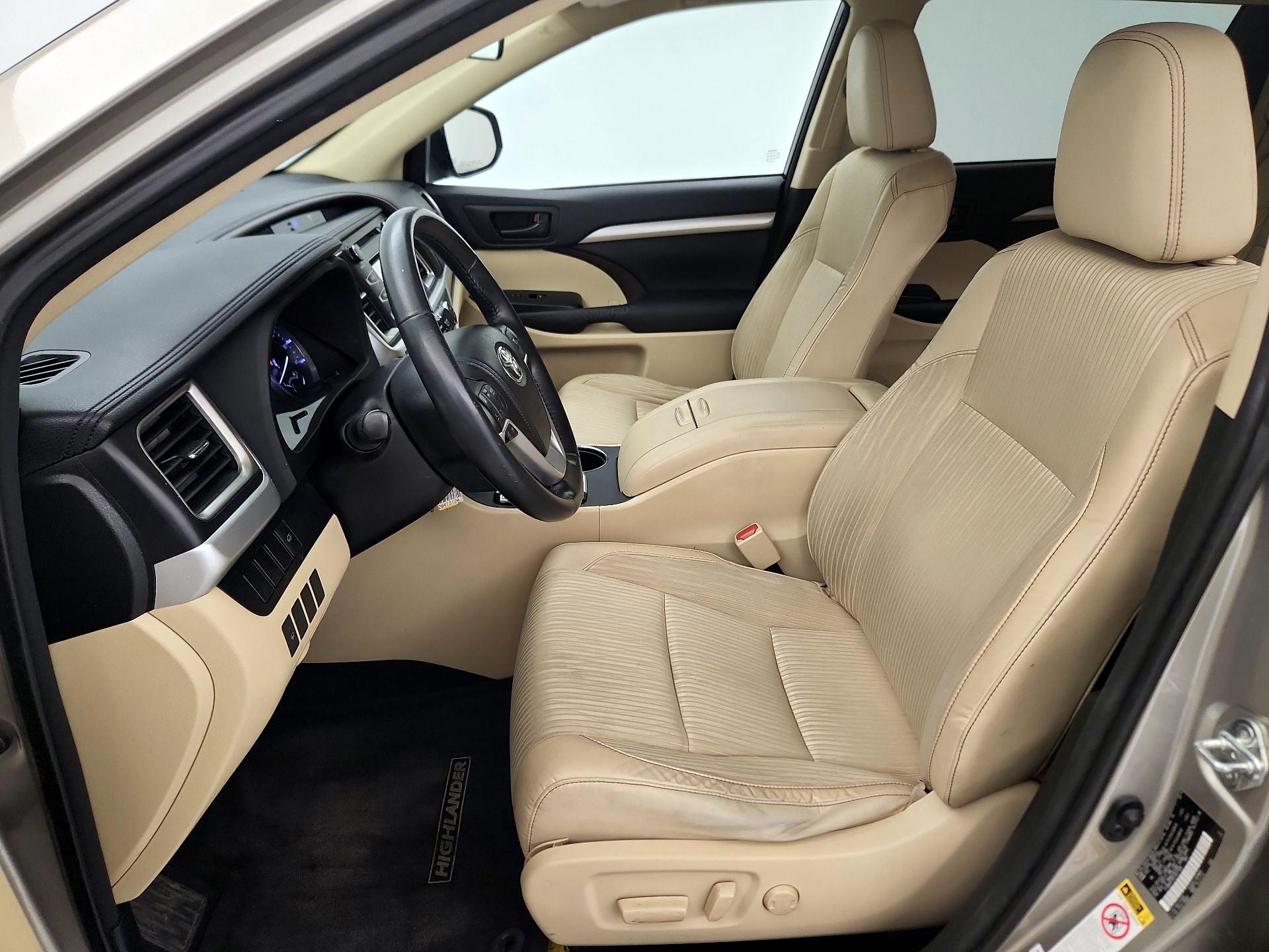 Thumbnail: 2015 Toyota Highlander - 11