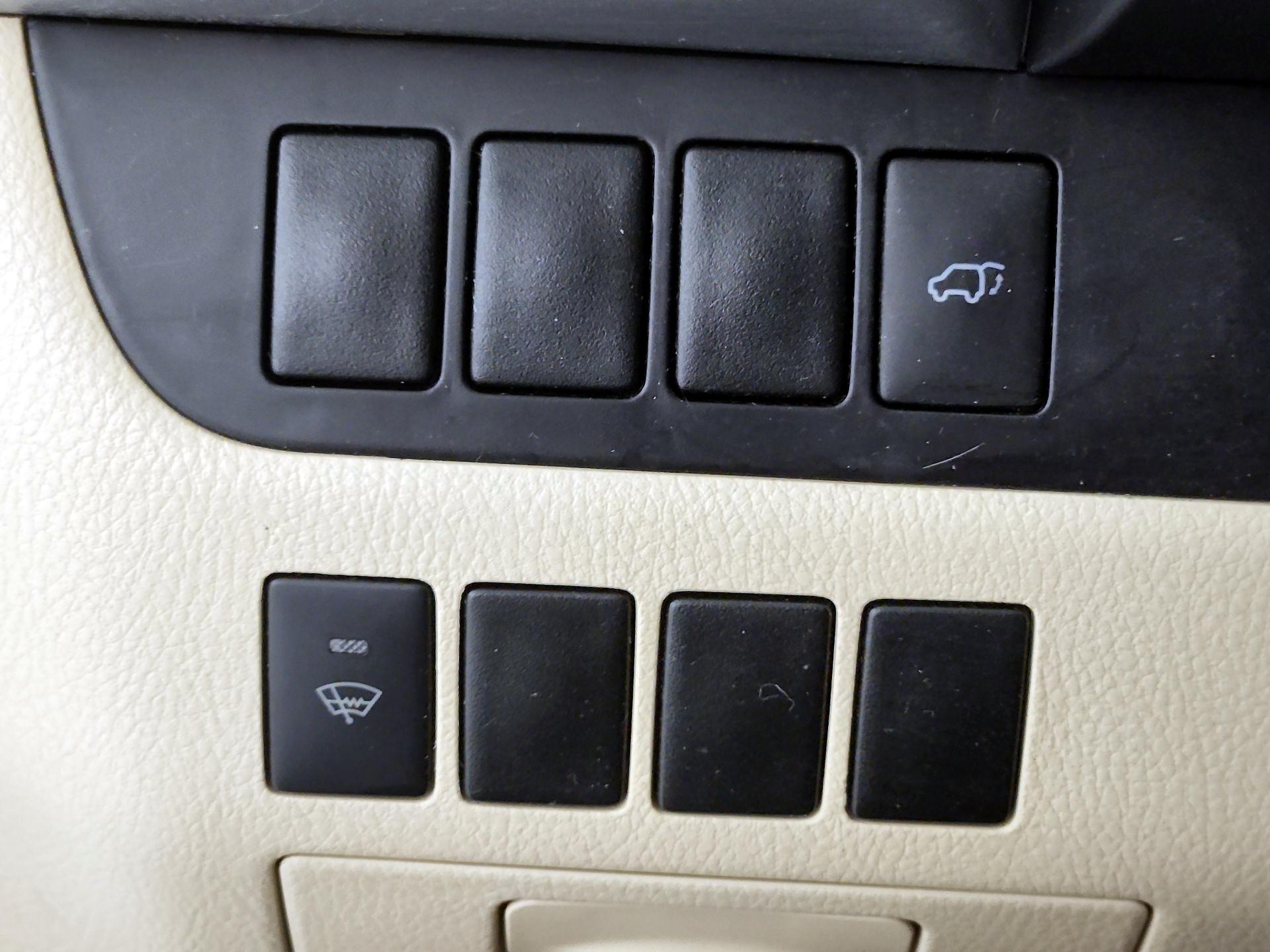 Thumbnail: 2015 Toyota Highlander - 13