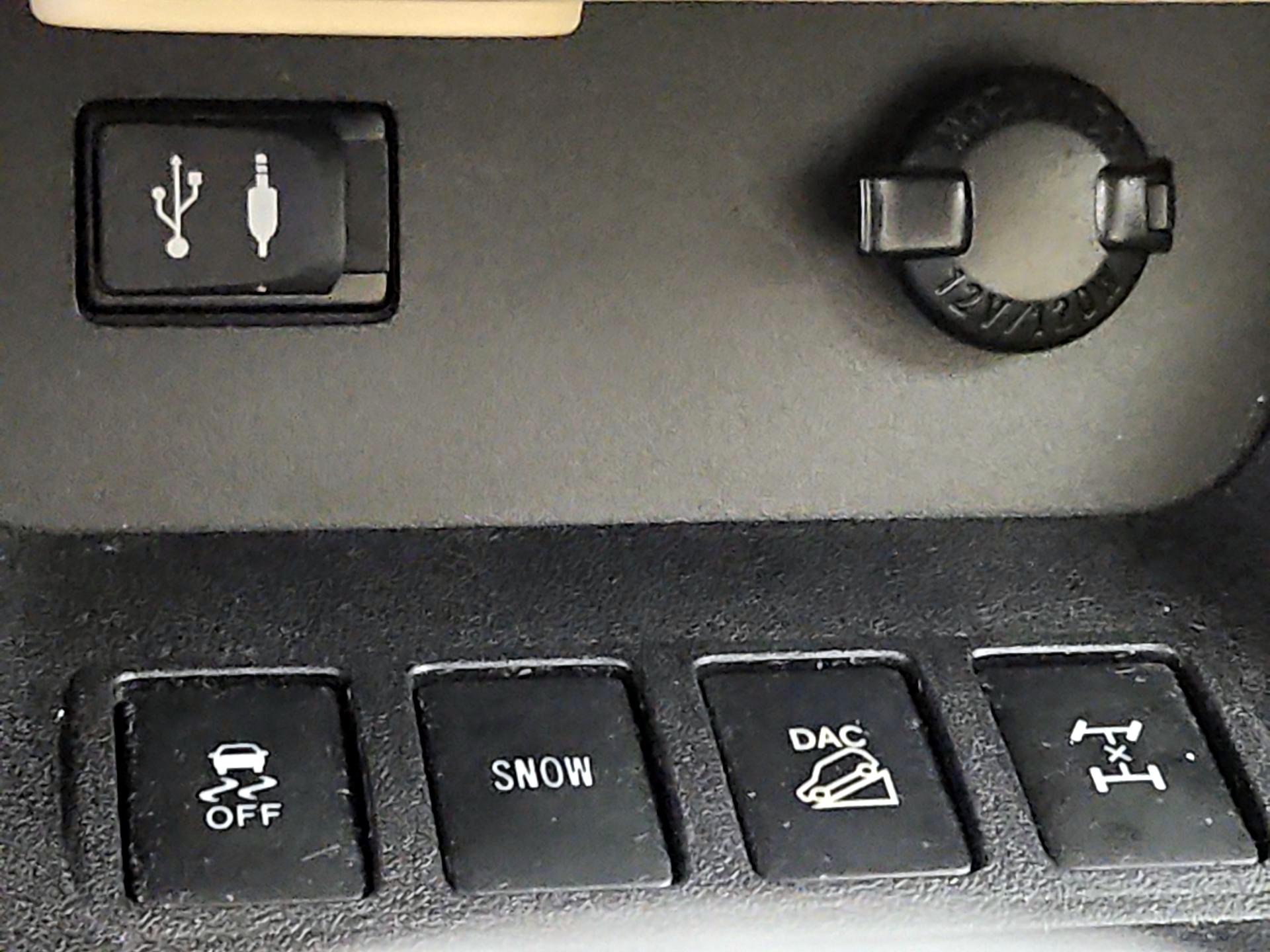 Thumbnail: 2015 Toyota Highlander - 18