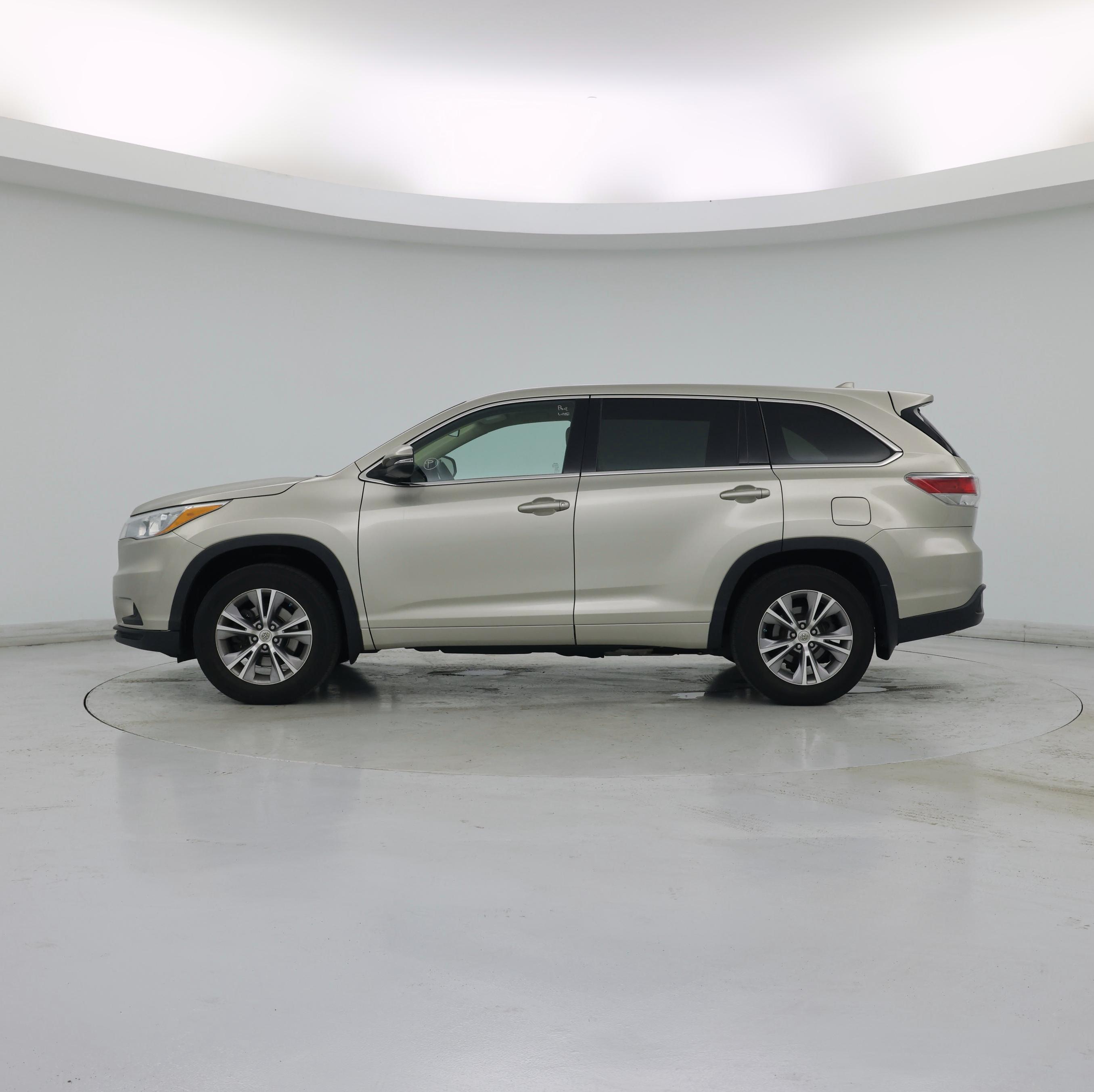 Thumbnail: 2015 Toyota Highlander - 3