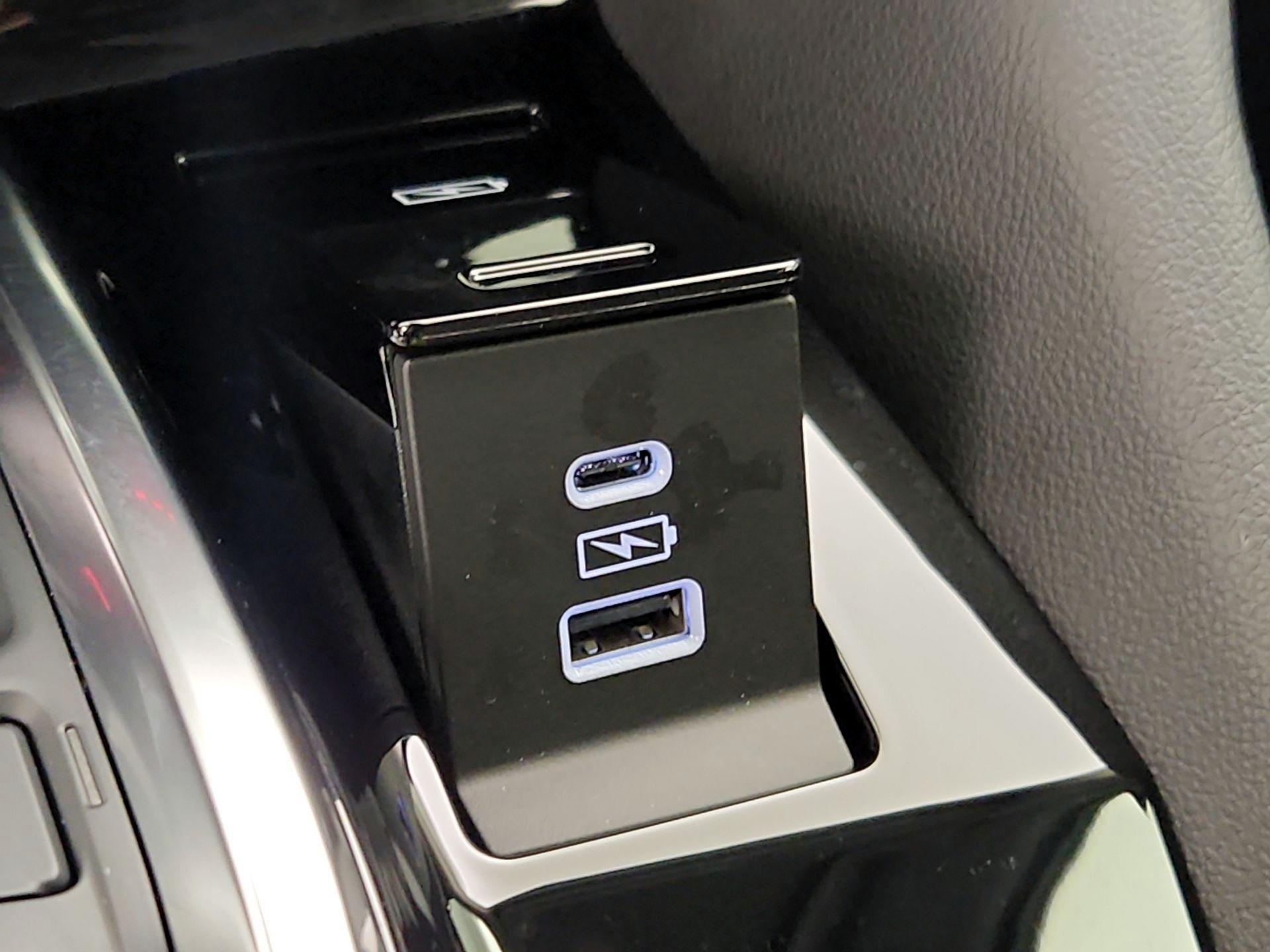 Thumbnail: 2025 Acura MDX - 19