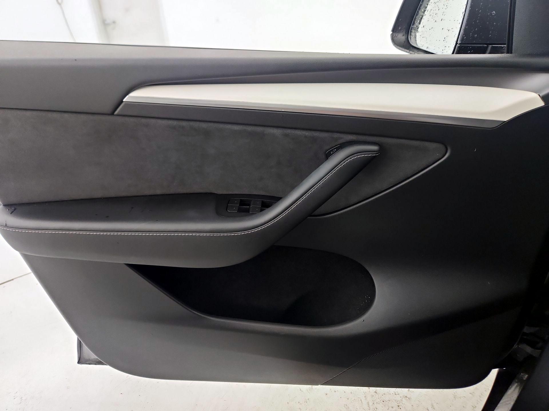 Thumbnail: 2023 Tesla Model Y - 12