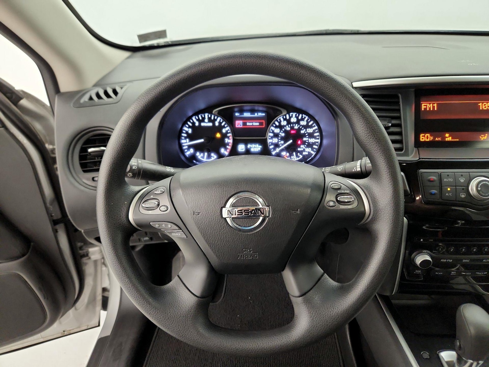 2015 Nissan Pathfinder S - Photo 10