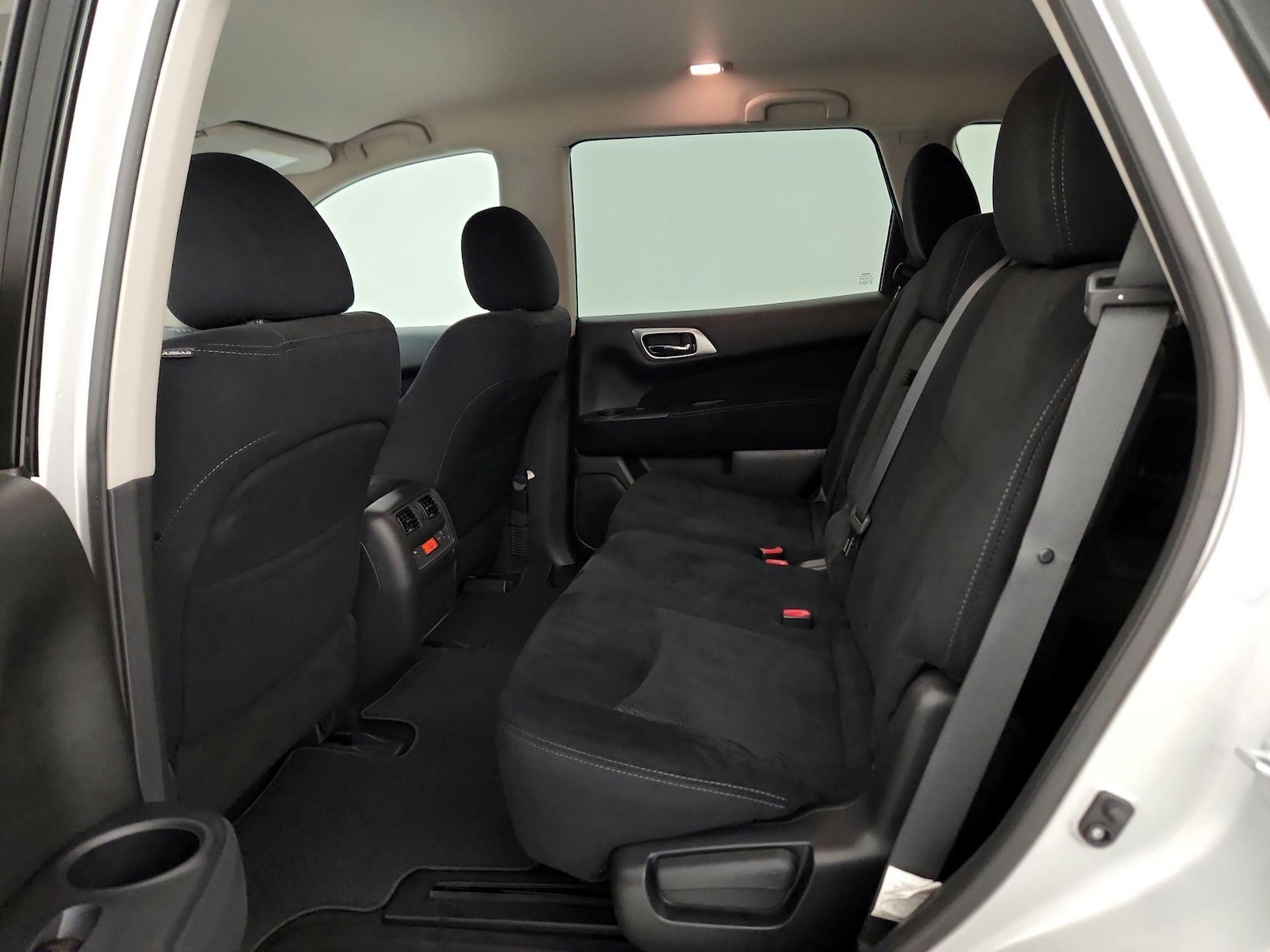 2015 Nissan Pathfinder S - Photo 11