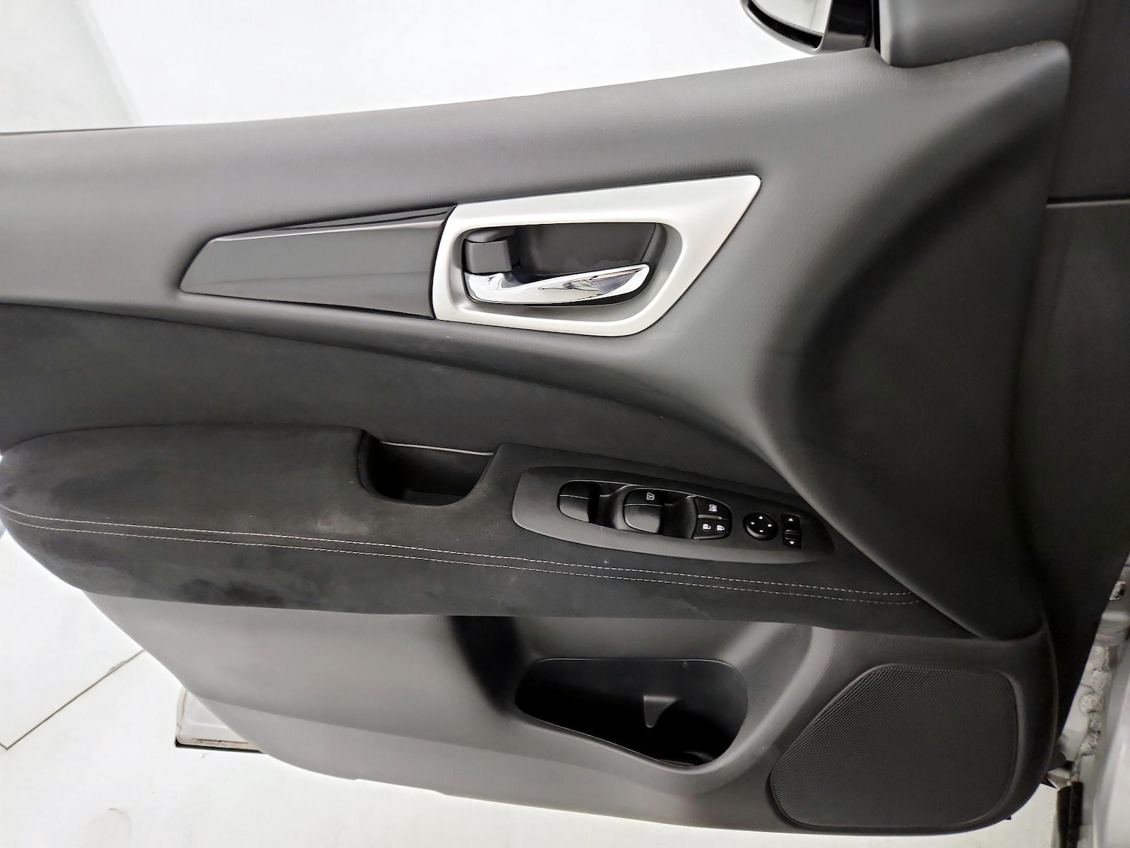 2015 Nissan Pathfinder S - Photo 13