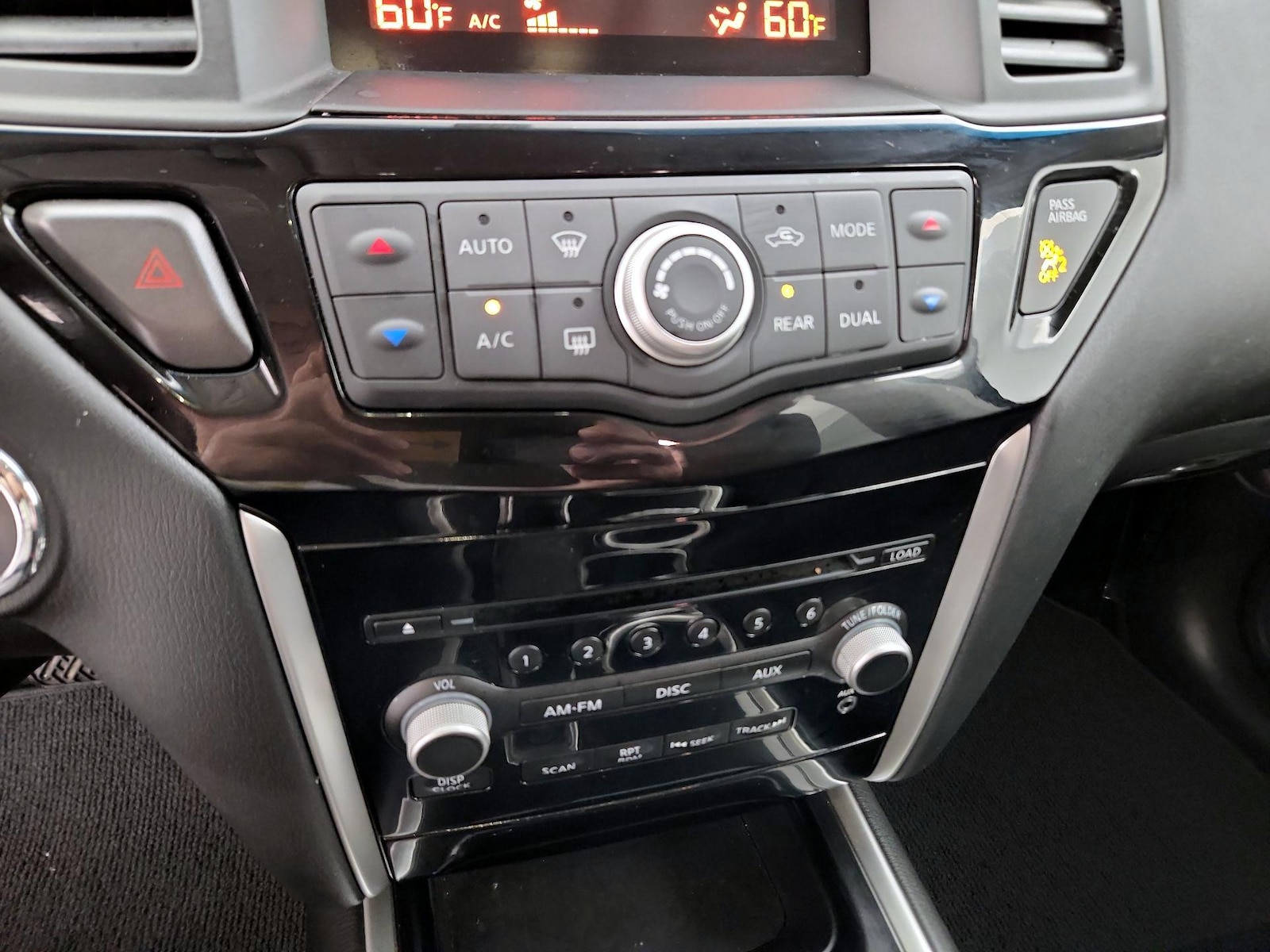 2015 Nissan Pathfinder S - Photo 16