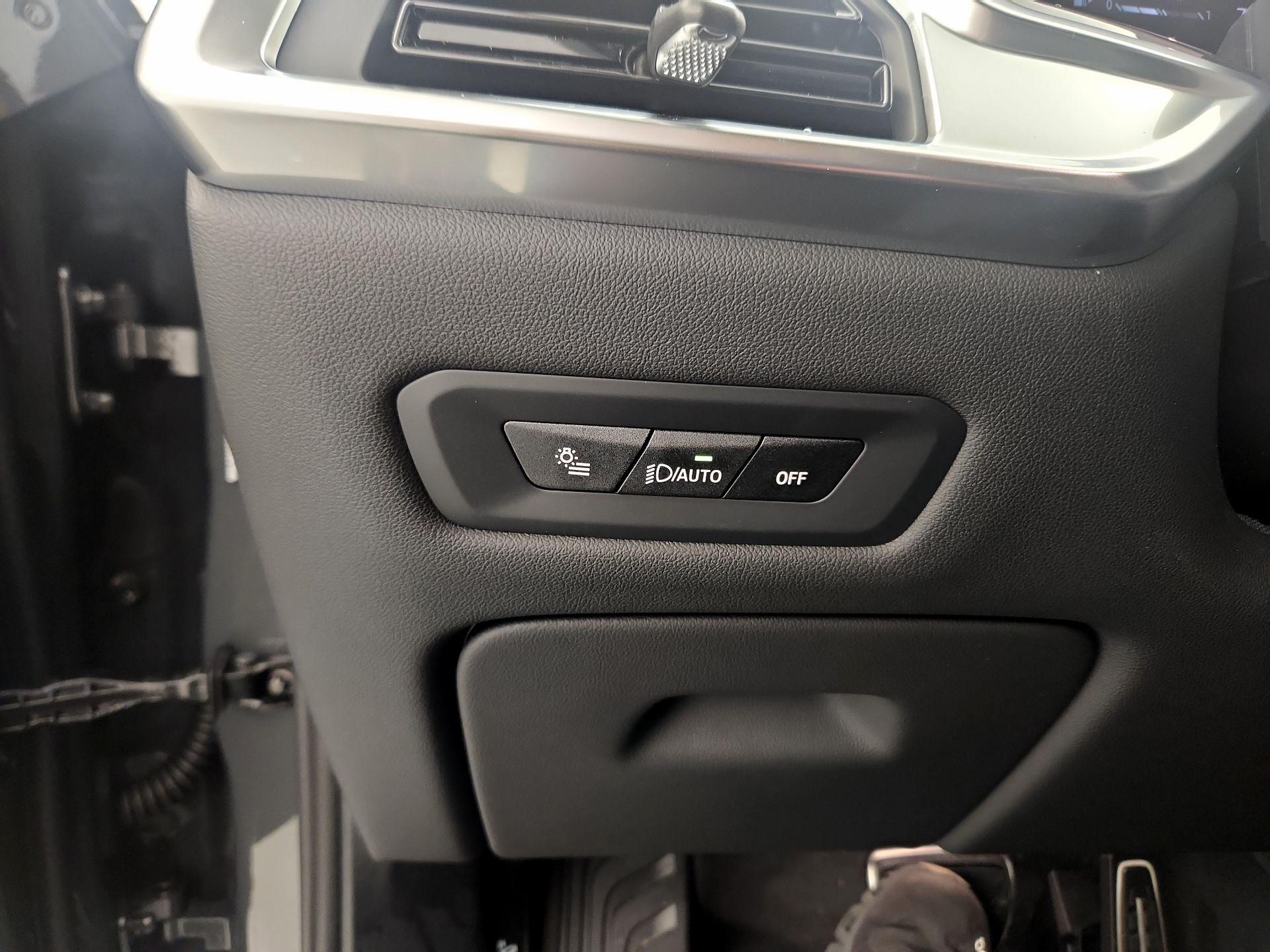 Thumbnail: 2026 BMW X5 - 13