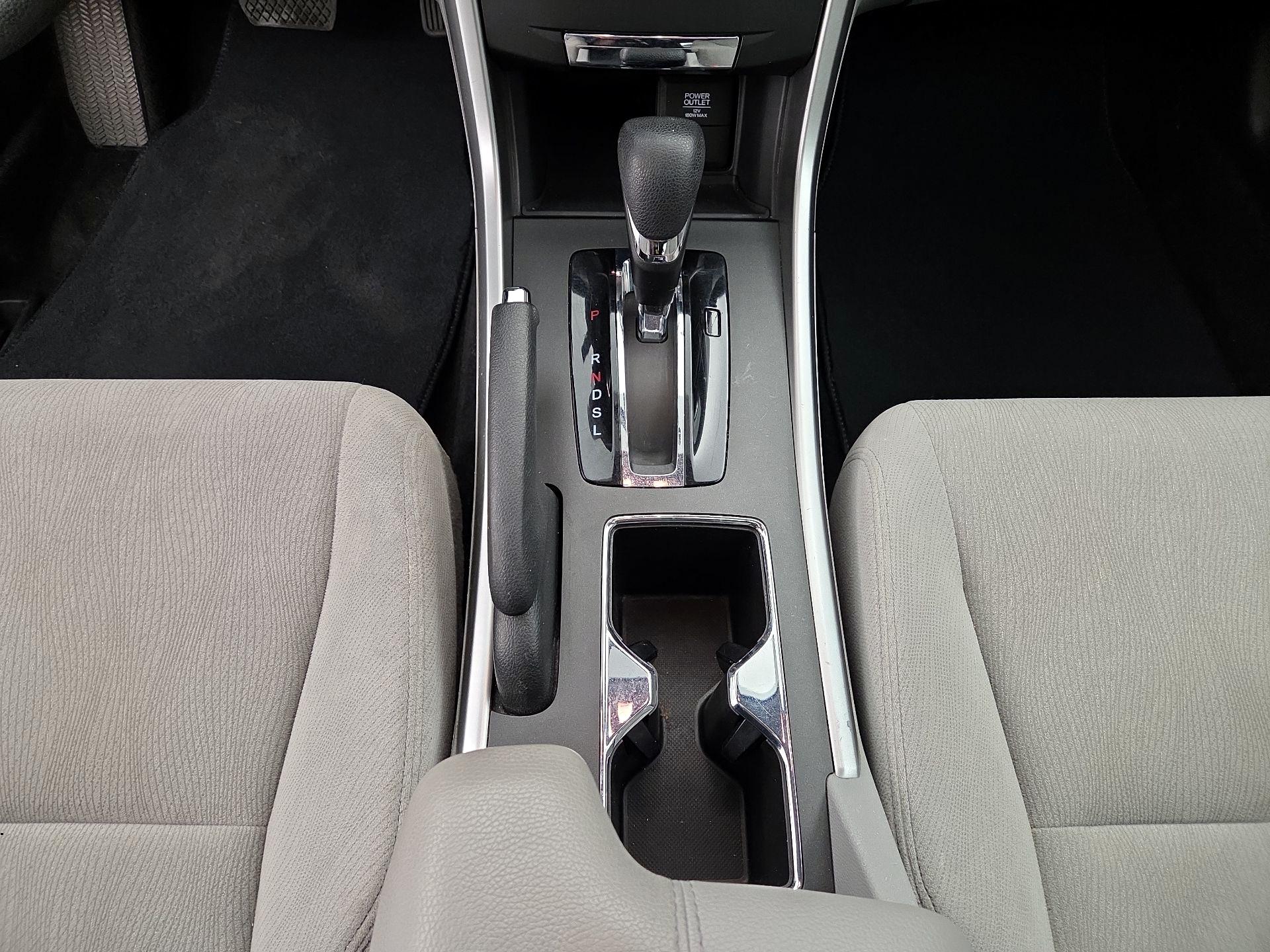 Thumbnail: 2015 Honda Accord - 17