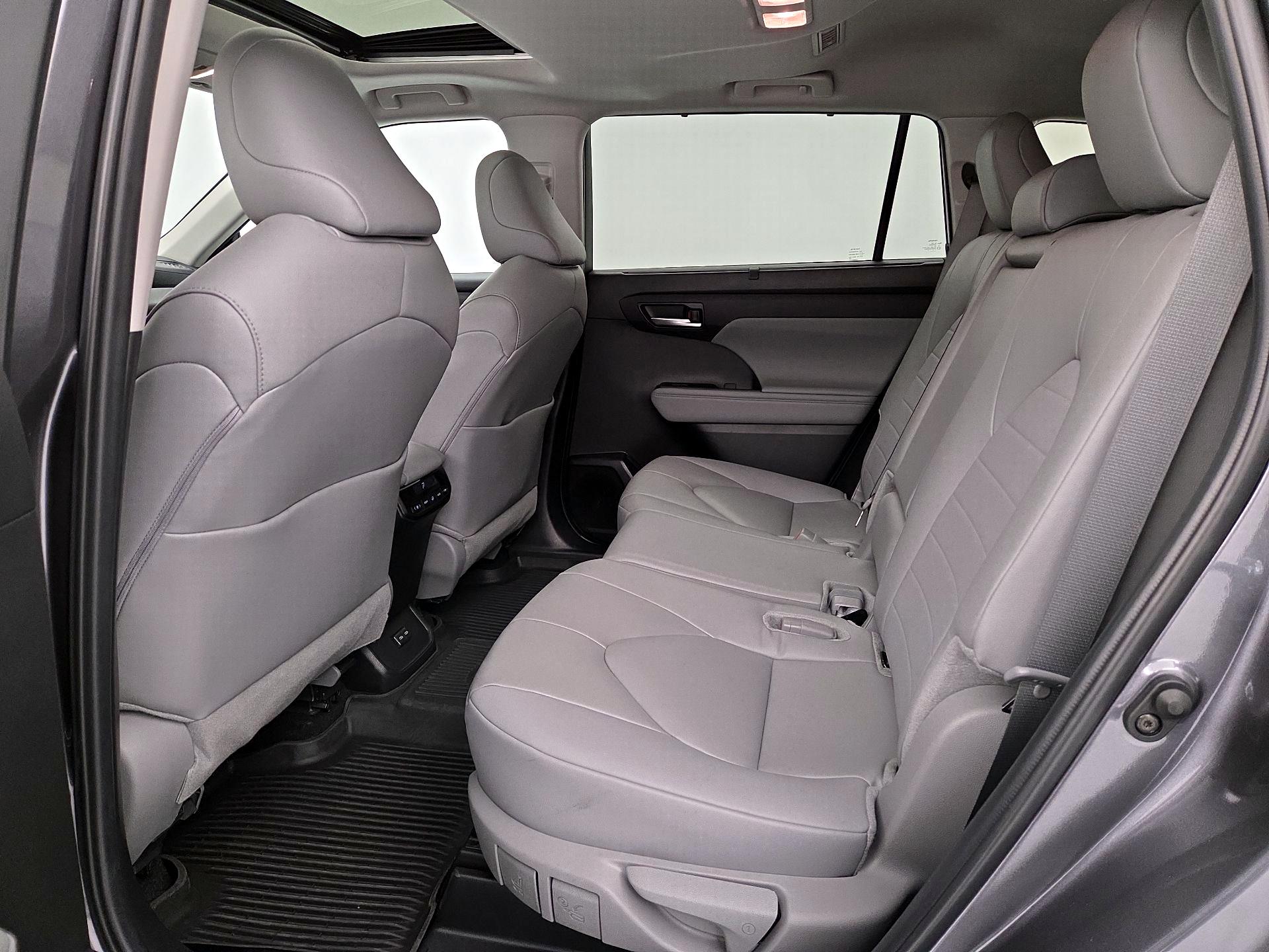 Thumbnail: 2024 Toyota Highlander - 20