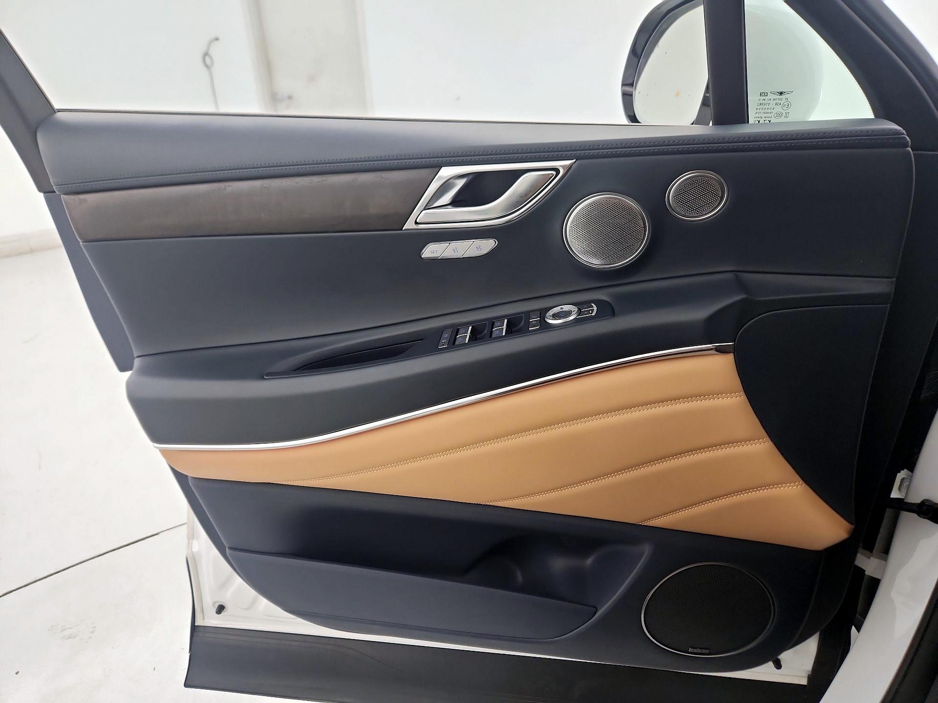 Thumbnail: 2021 Genesis GV80 - 12