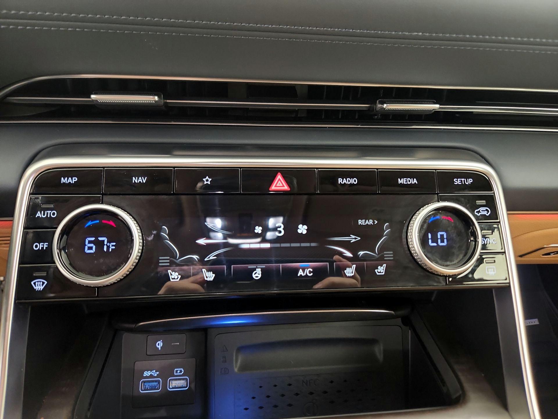 Thumbnail: 2021 Genesis GV80 - 16