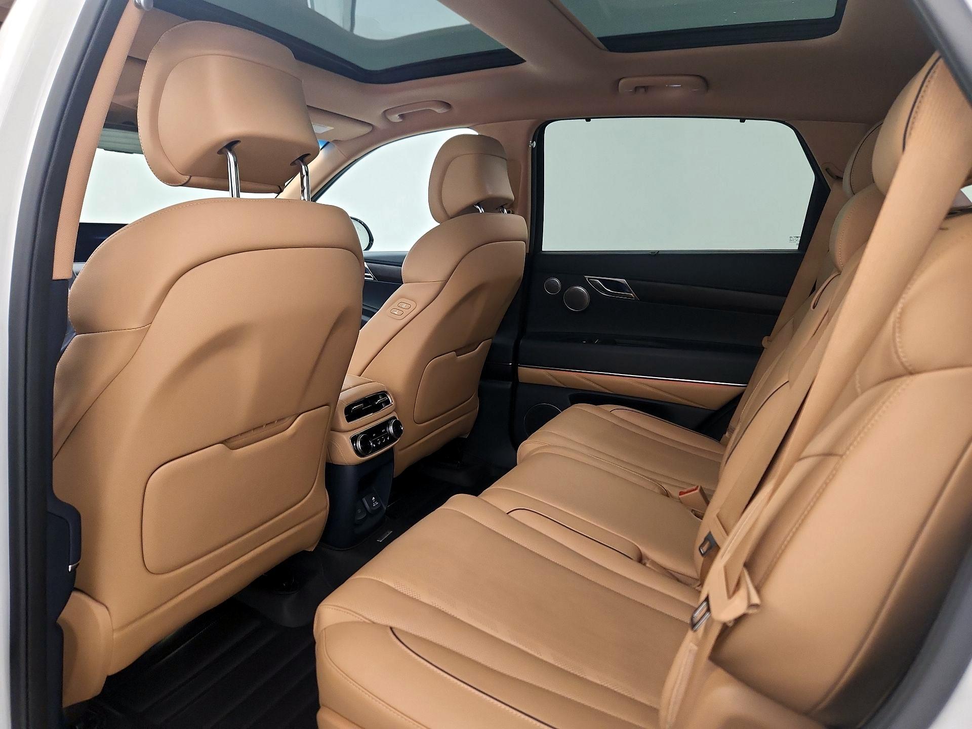 Thumbnail: 2021 Genesis GV80 - 20