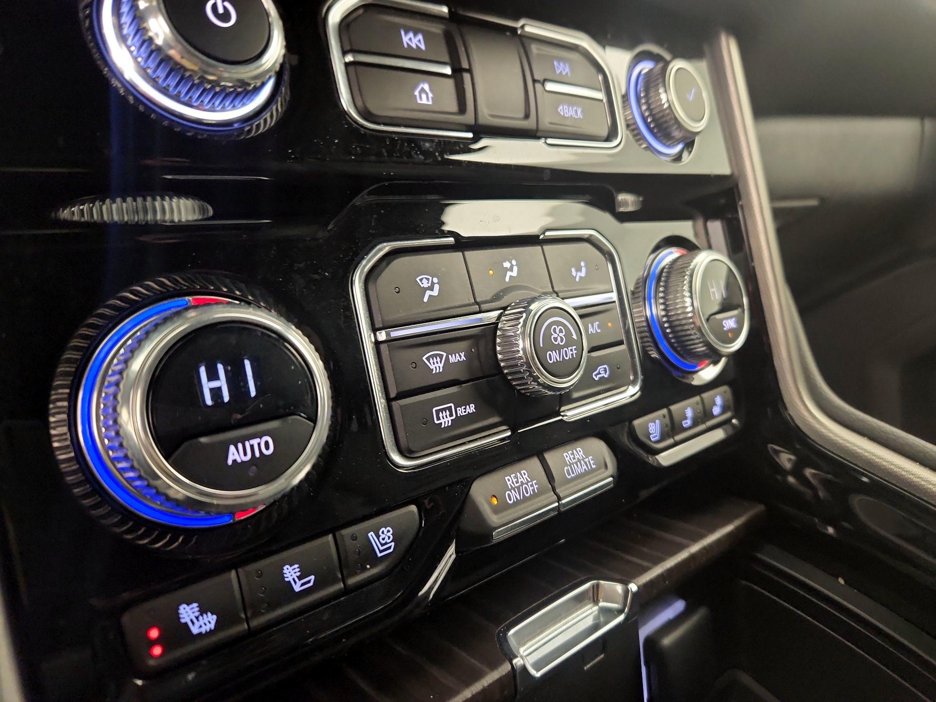 Thumbnail: 2023 GMC Yukon - 17