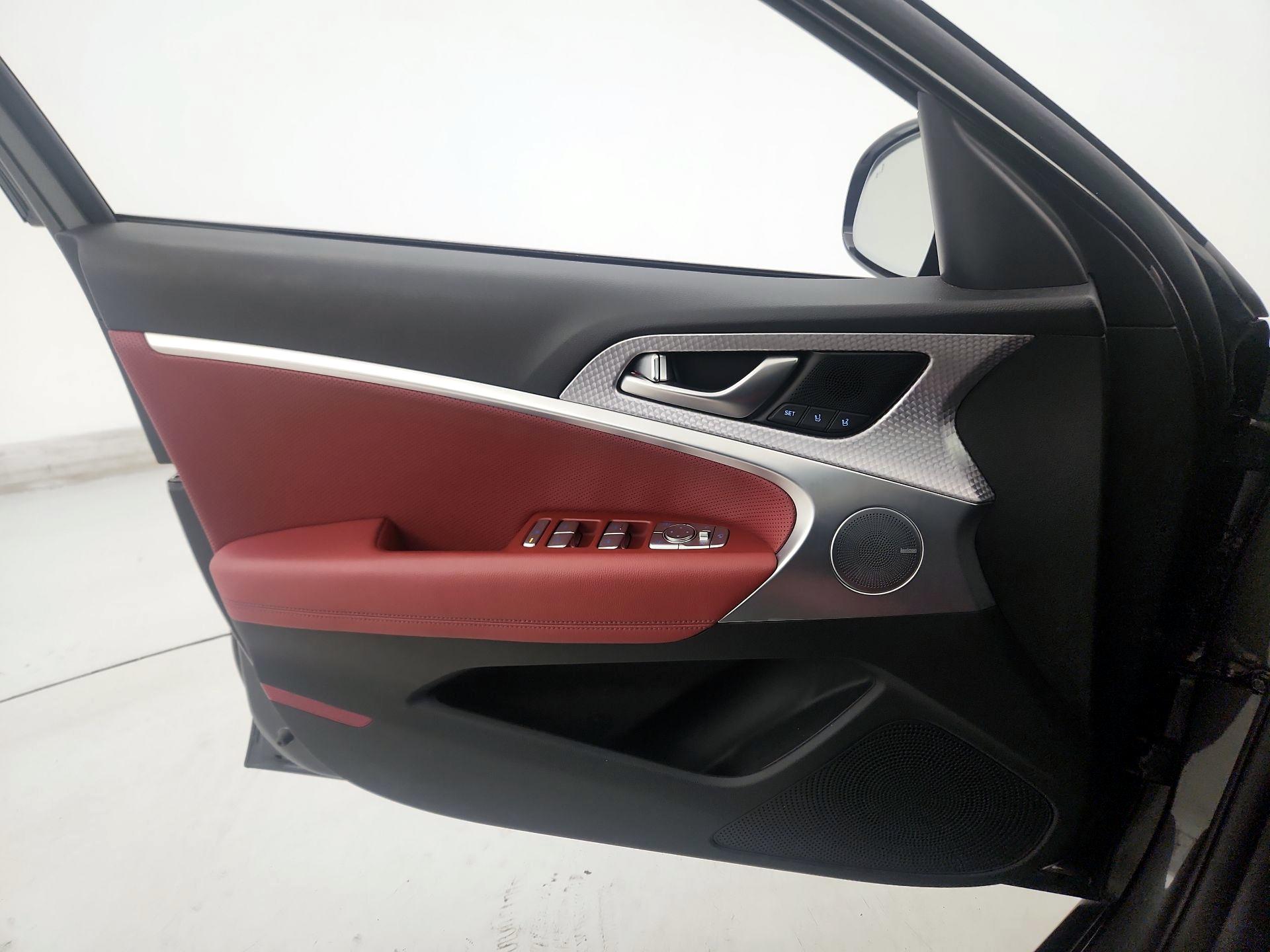 Thumbnail: 2023 Genesis G70 - 12