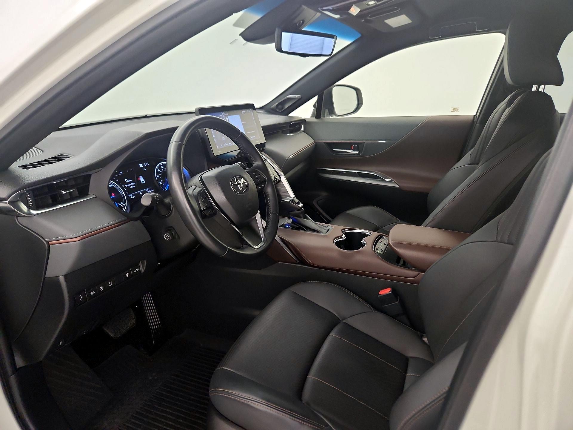 Thumbnail: 2021 Toyota Venza - 11