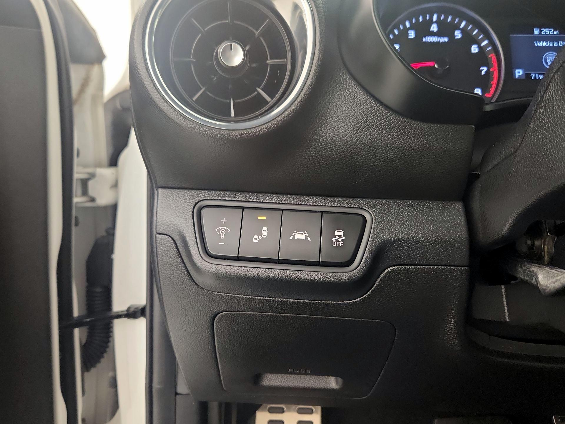 Thumbnail: 2020 Kia Forte - 13