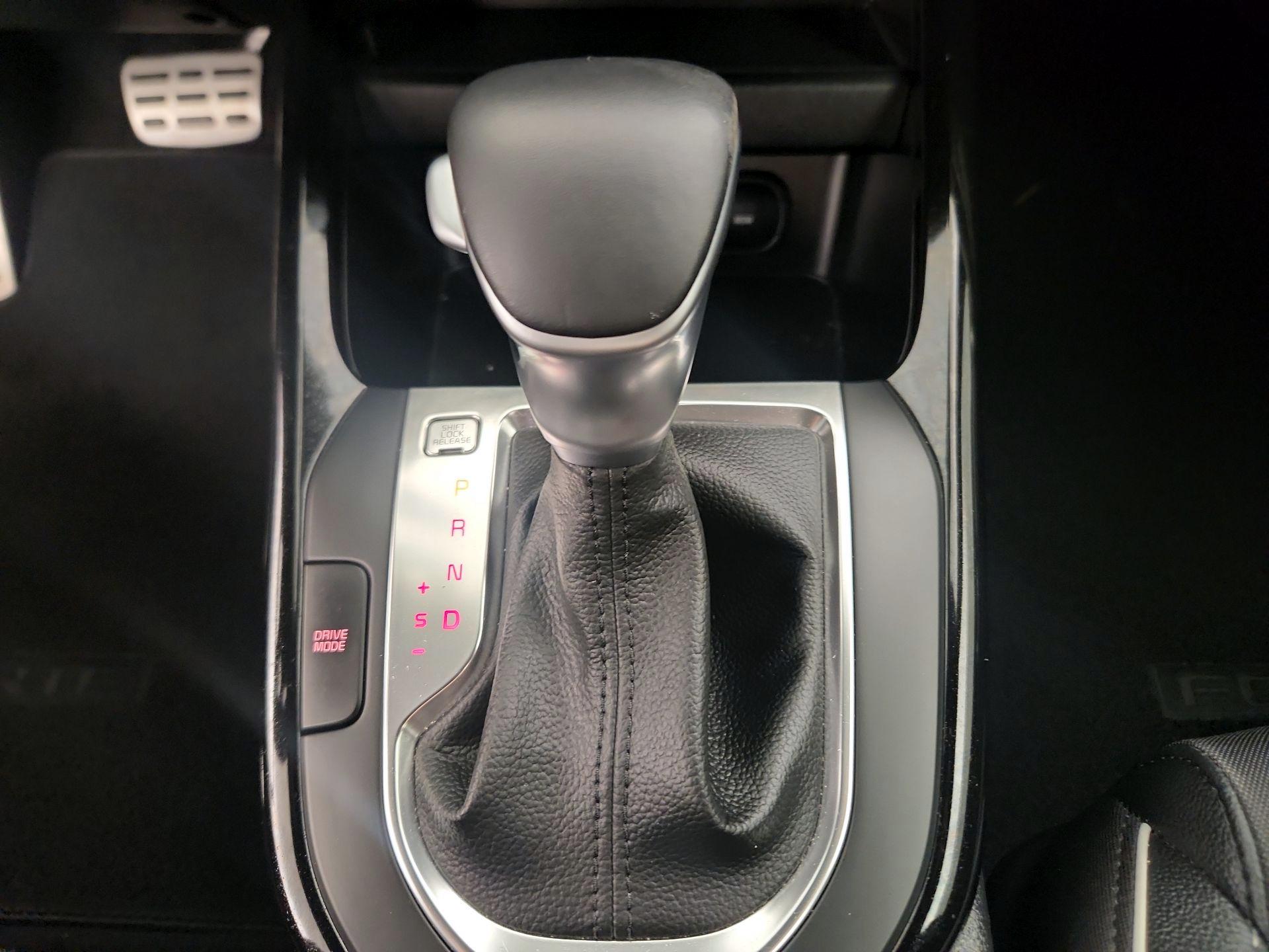 Thumbnail: 2020 Kia Forte - 17