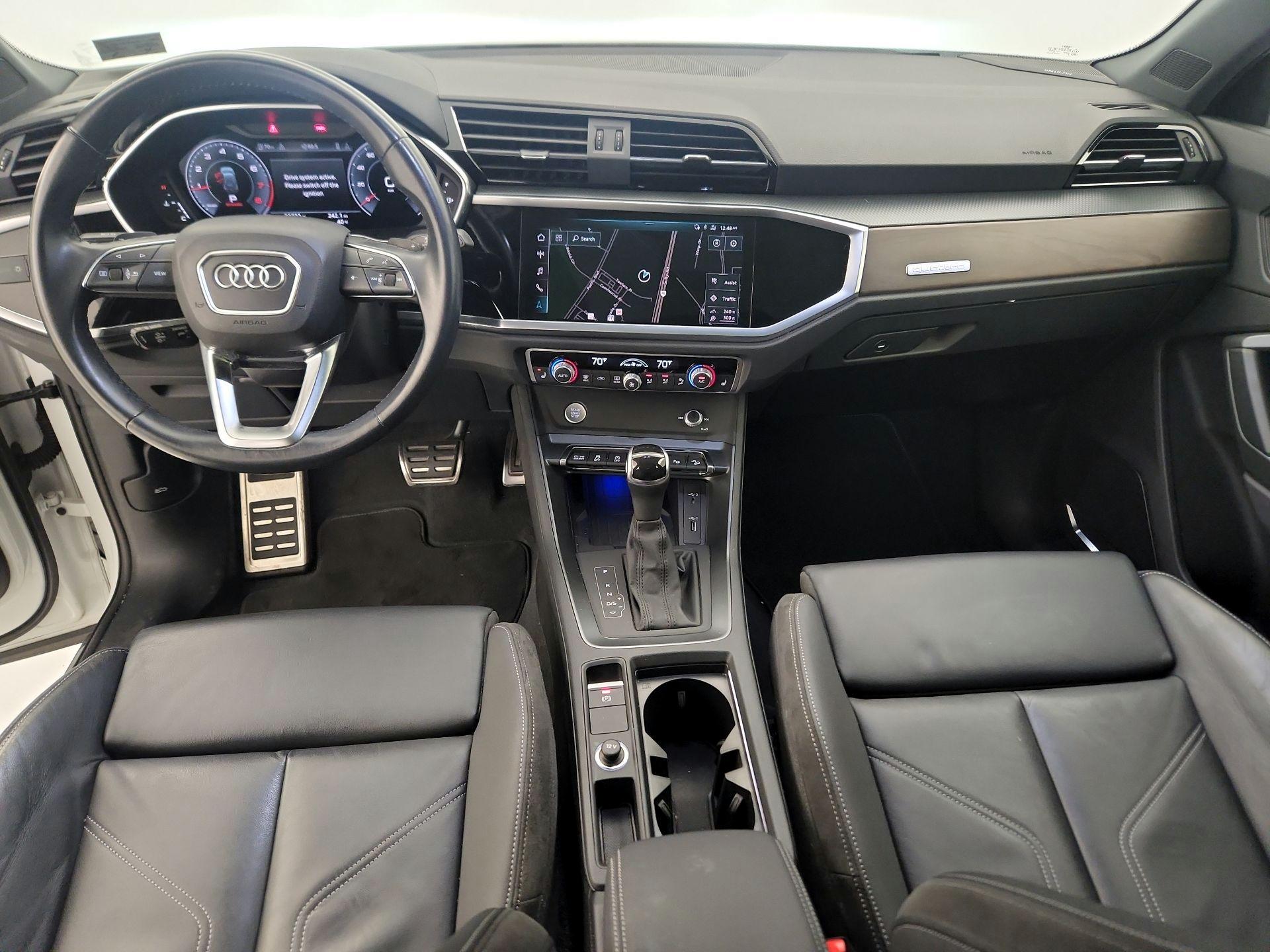 Thumbnail: 2020 Audi Q3 - 9