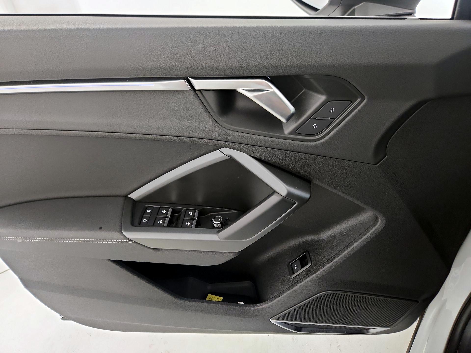 Thumbnail: 2020 Audi Q3 - 12