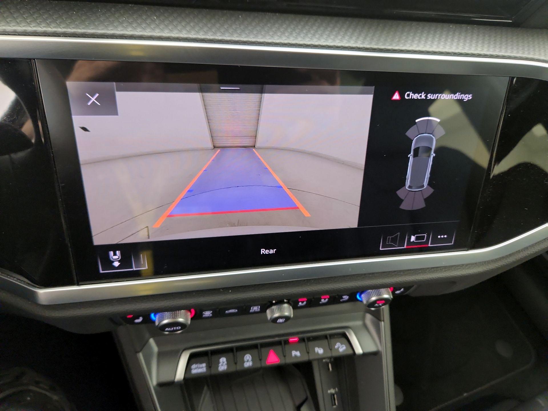 Thumbnail: 2020 Audi Q3 - 15