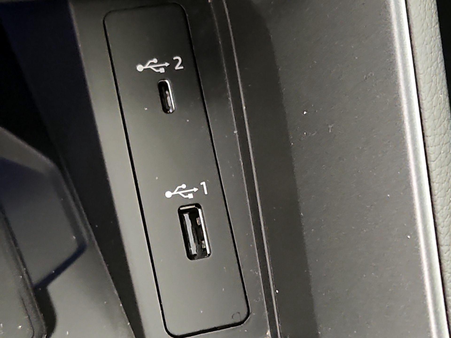 Thumbnail: 2020 Audi Q3 - 19