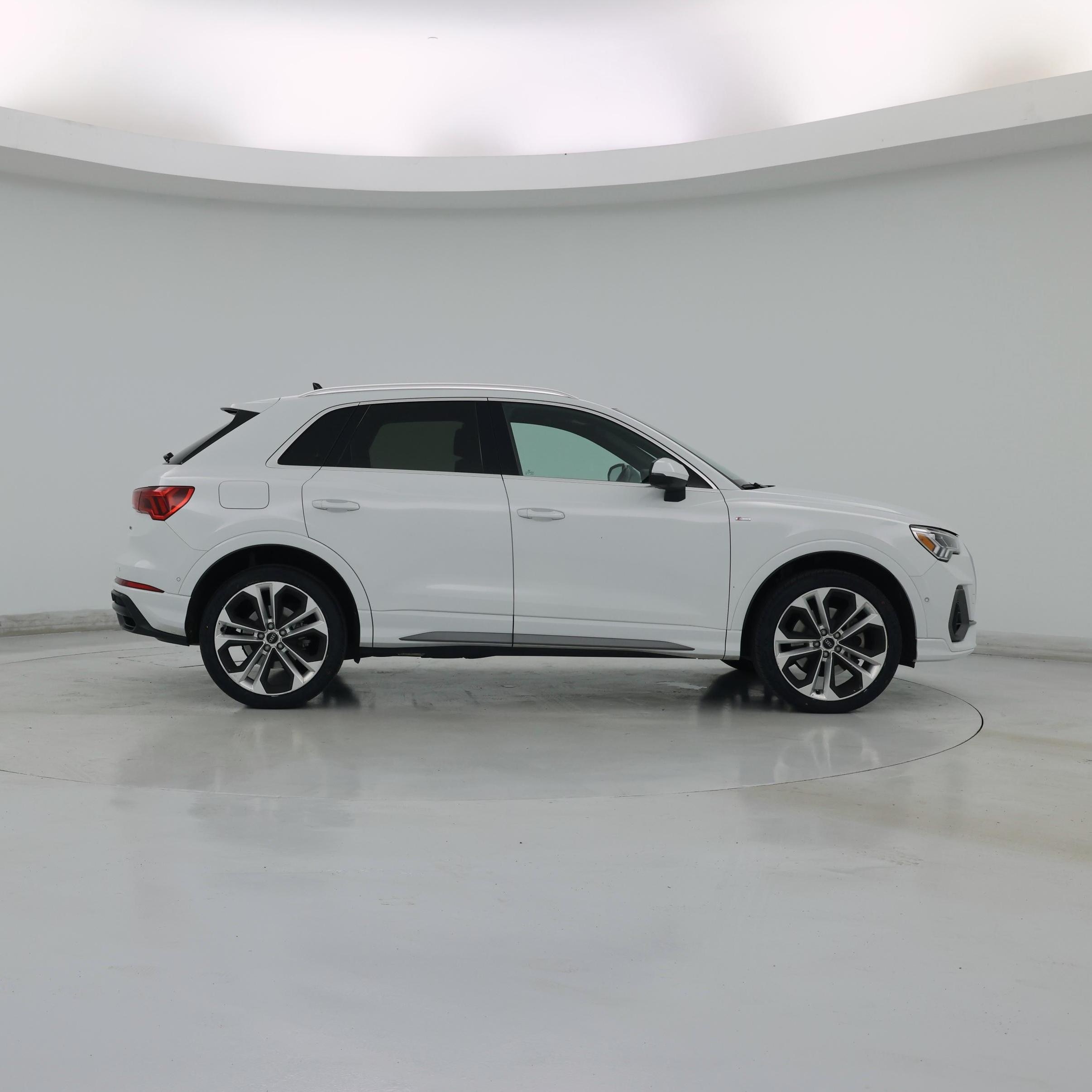 Thumbnail: 2020 Audi Q3 - 7